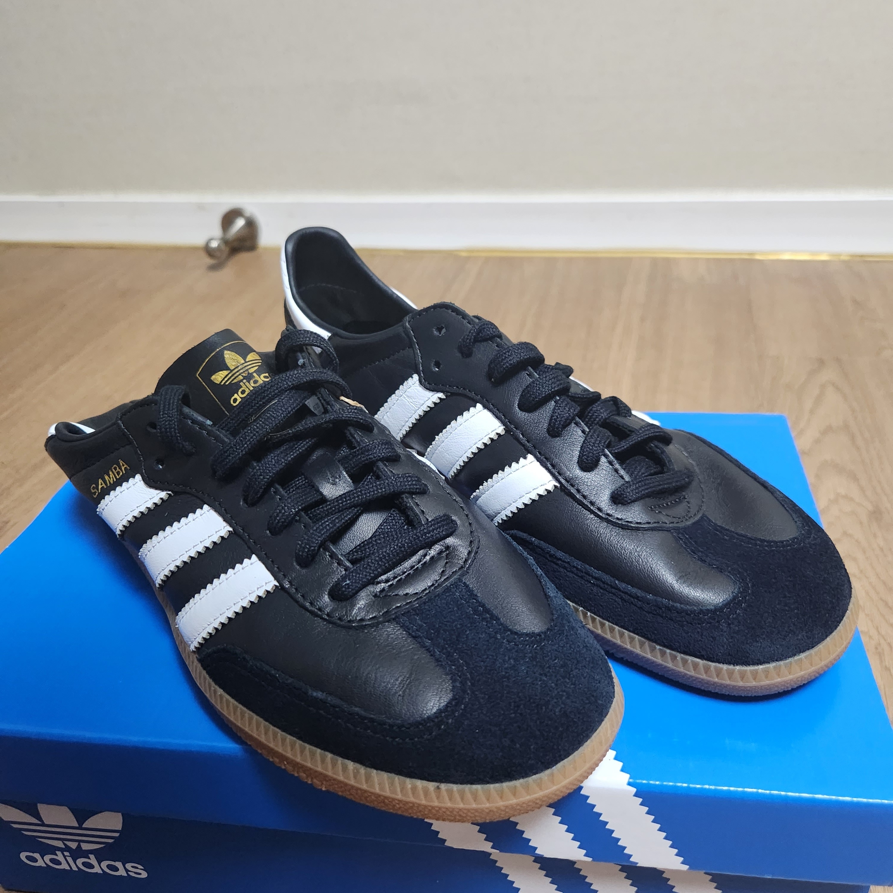 Adidas Samba Decon Core Black 착용 스타일 - 1
