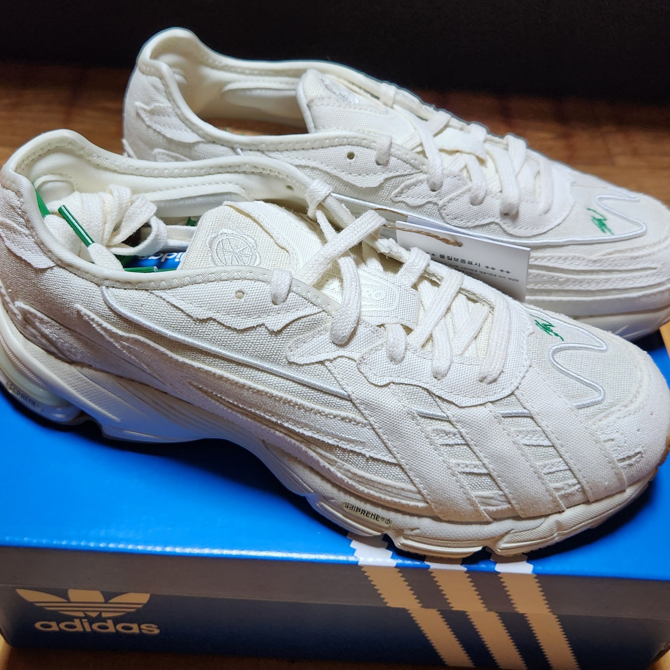 Adidas x Sean Wotherspoon Orketro Off White 착용 스타일 - 2