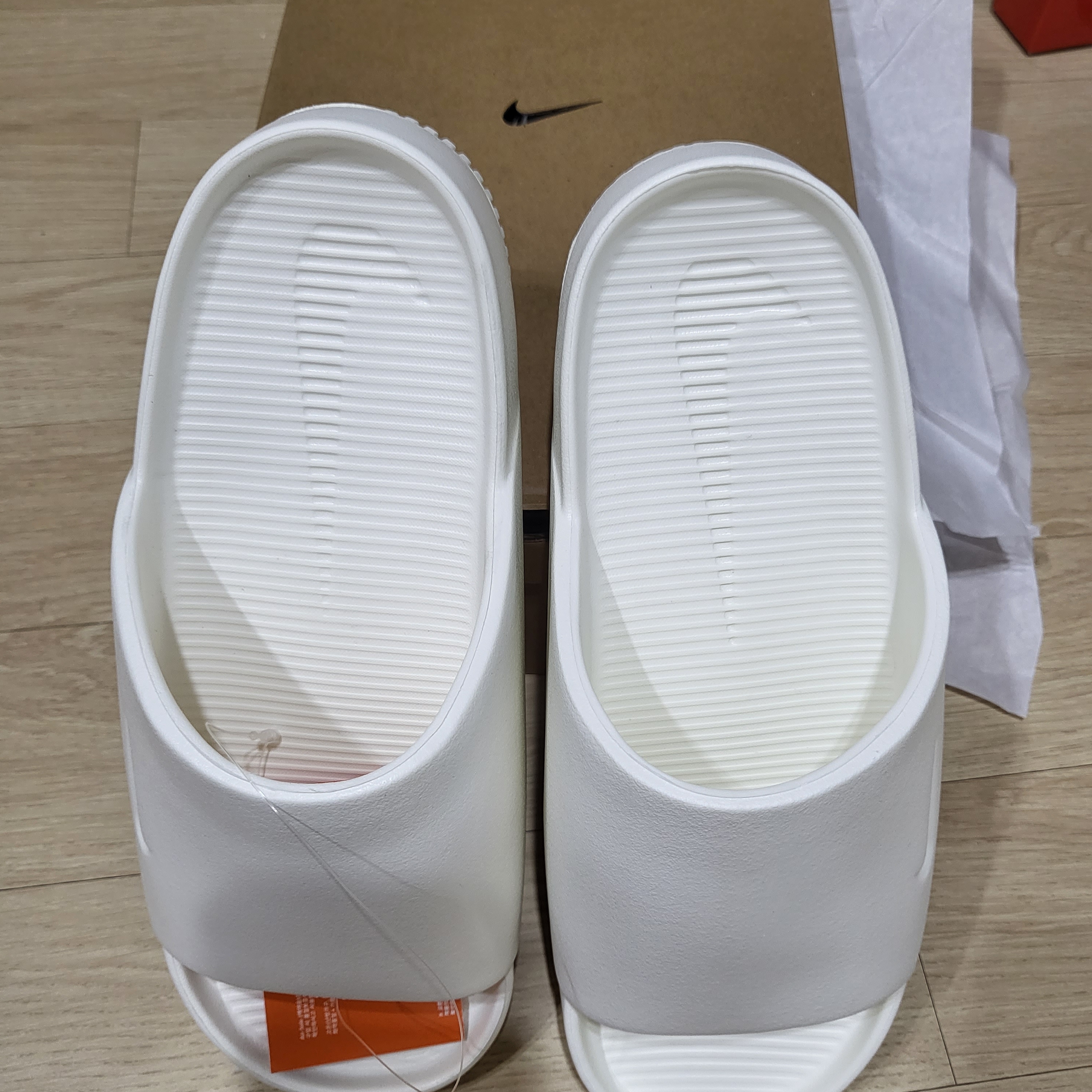 Nike Calm Slide Sail 착용 스타일 - 3