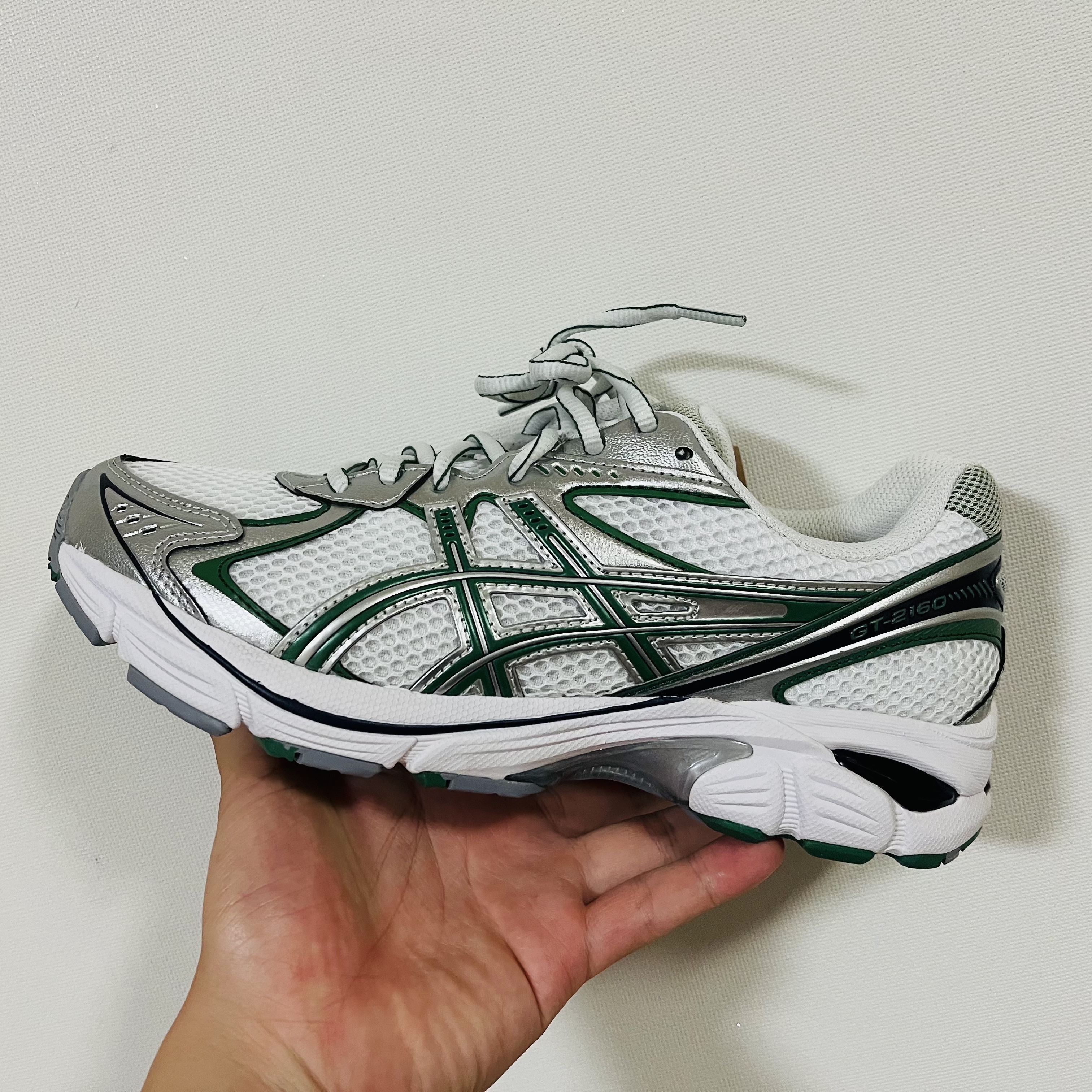 Asics GT-2160 White Shamrock Green, Asics GT-2160 White Pure Silver 착용 스타일 - 2