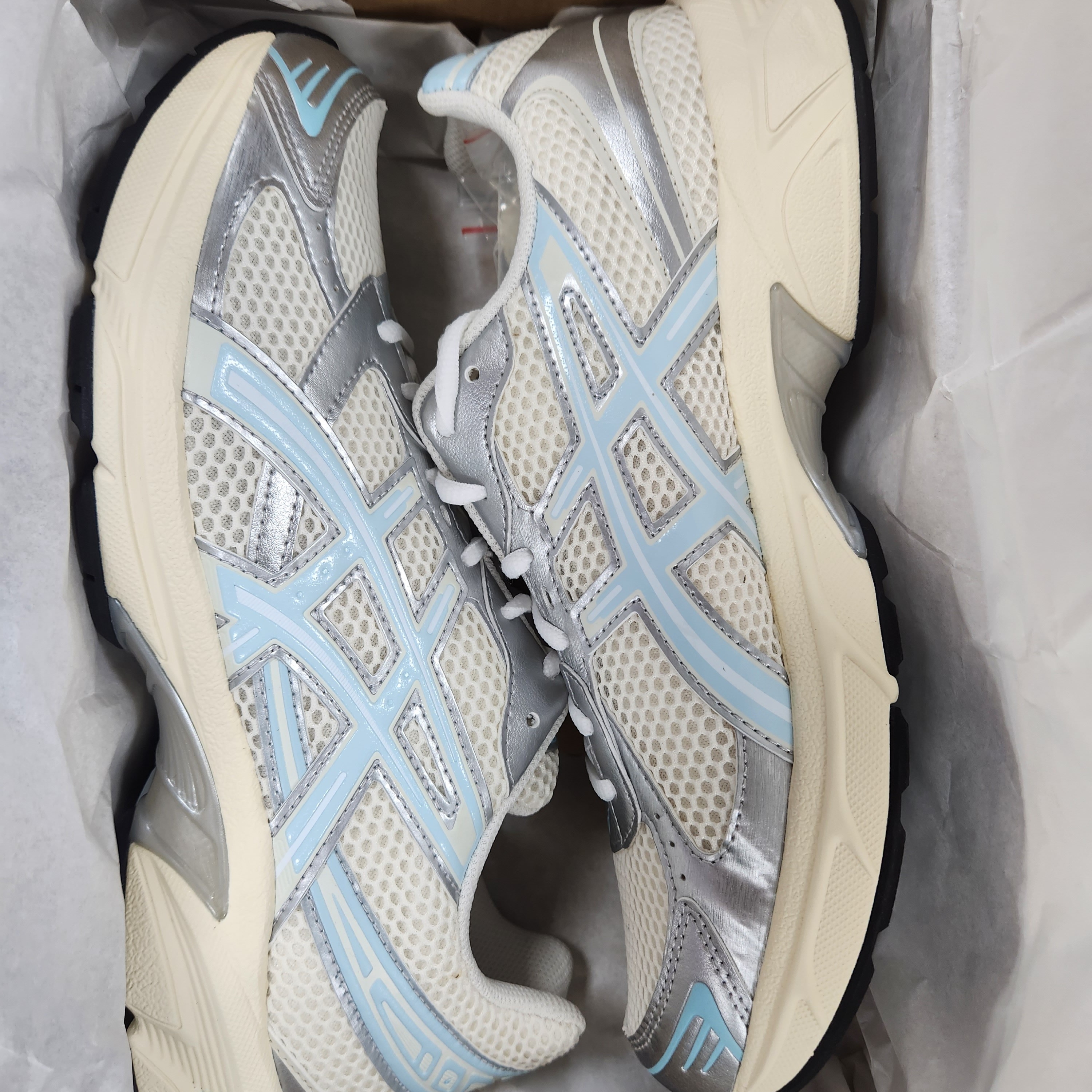 Asics x Kith Gel-1130 Cream Starlight Blue 착용 스타일
