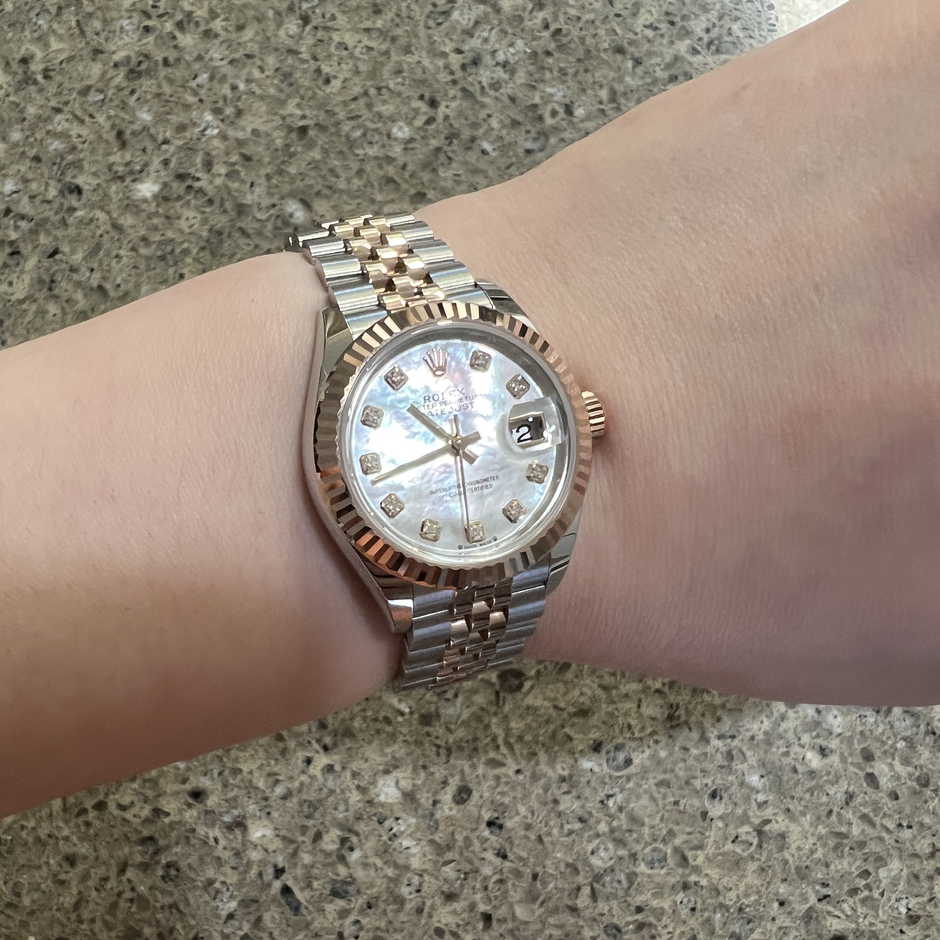 Rolex Lady-Datejust 28mm 279171 MoP Diamond-Set Jubilee 착용 스타일 - 5
