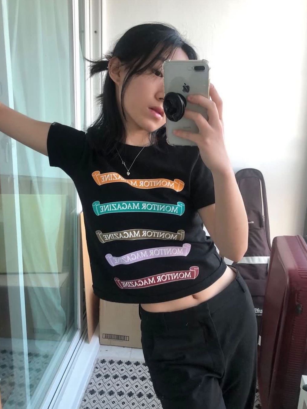 Safarispot Women 1/2 Flag Magazine Tee Black 착용 스타일