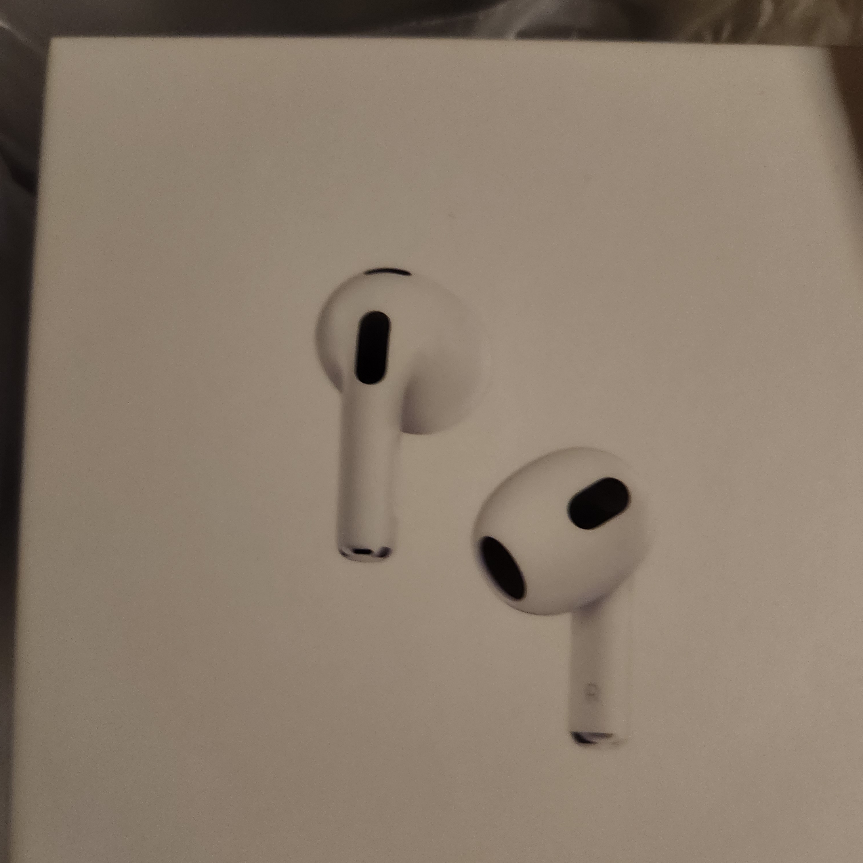 Apple Airpods 3rd Gen with MagSafe Charging Case (Korean Ver.) 착용 스타일