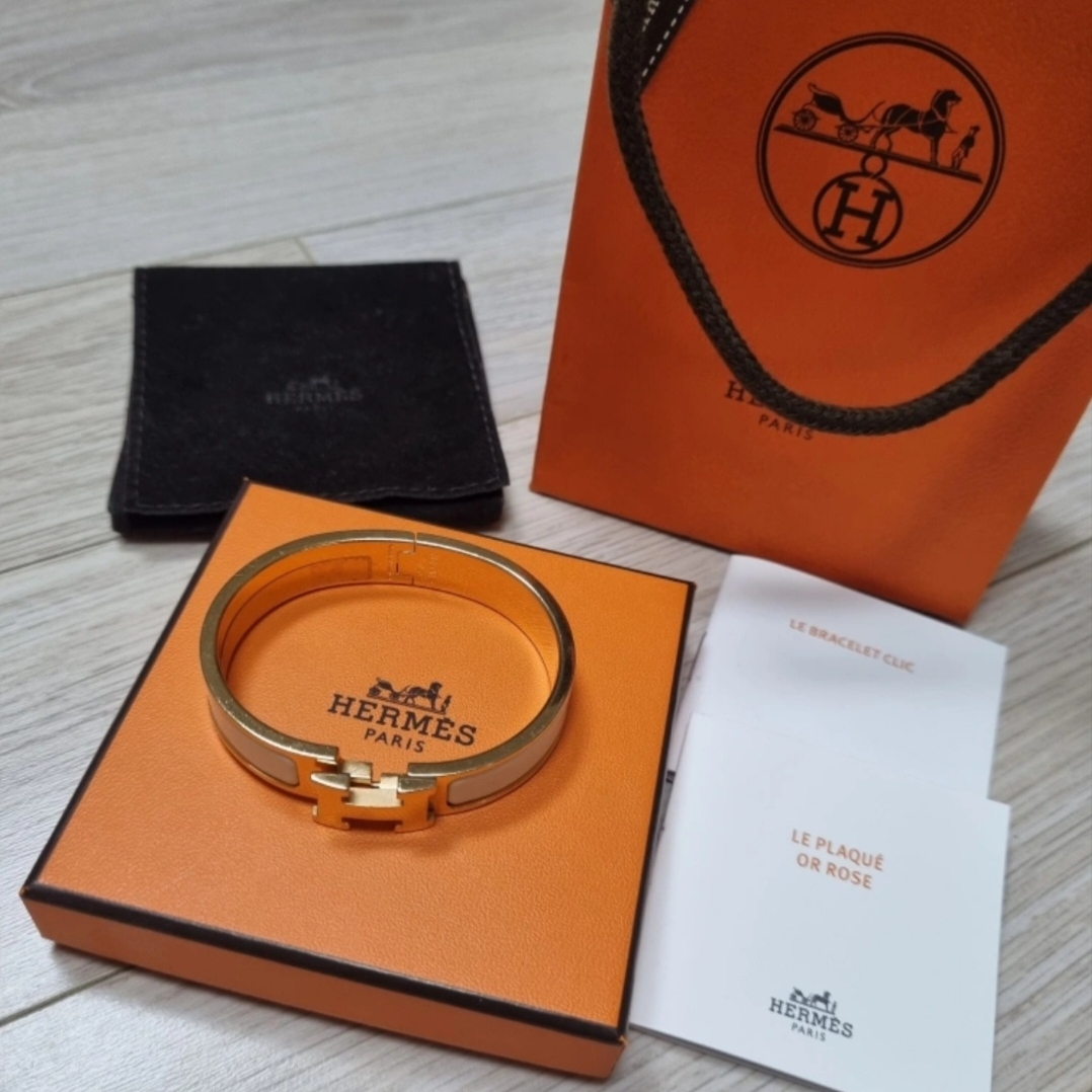 (W) Hermes Clic Clac H Bracelet Rose Gold & Marron Glace 착용 스타일