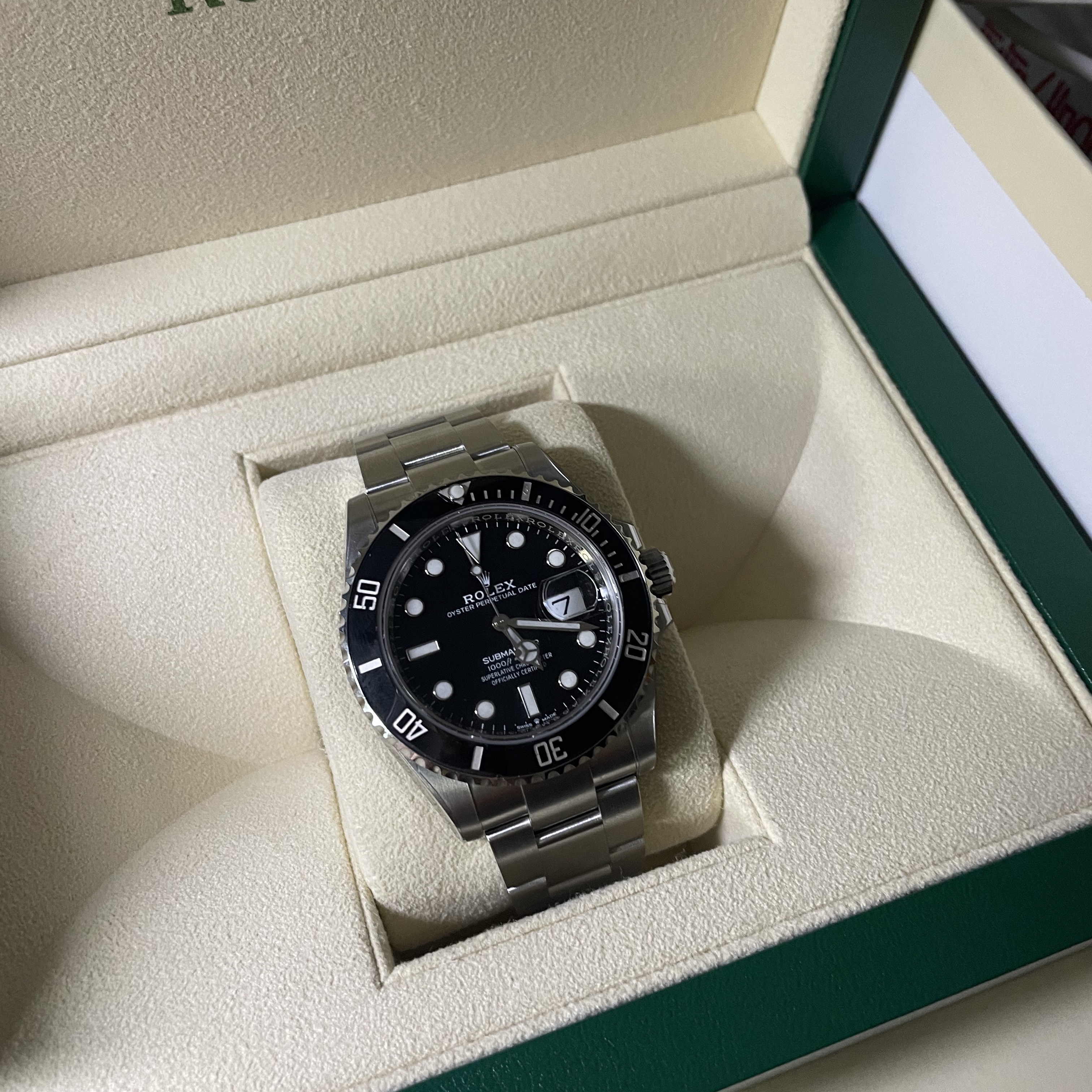 Rolex Submariner Date 41mm 126610LN Black Oyster 착용 스타일