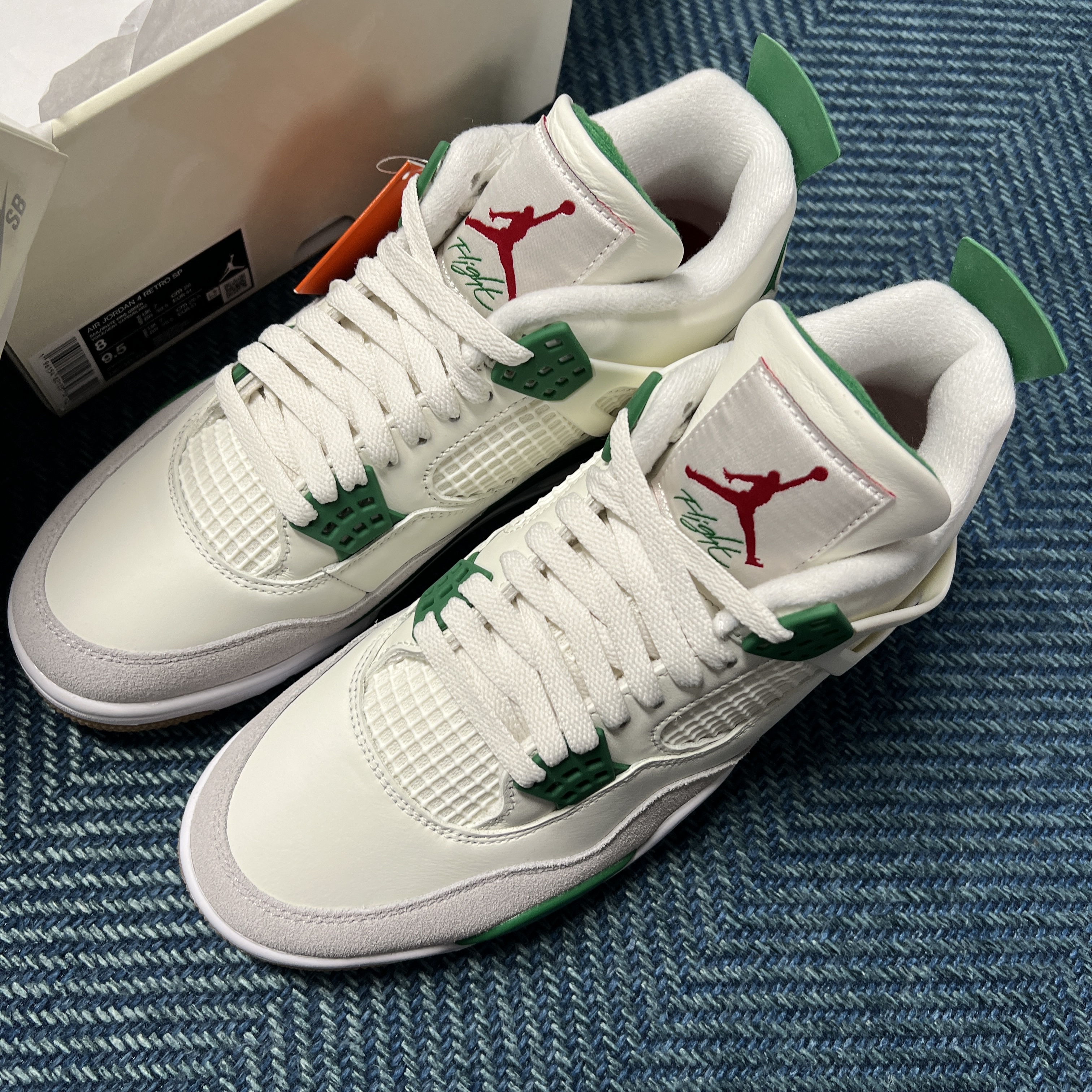 Jordan 4 x Nike SB Retro SP Pine Green 착용 스타일