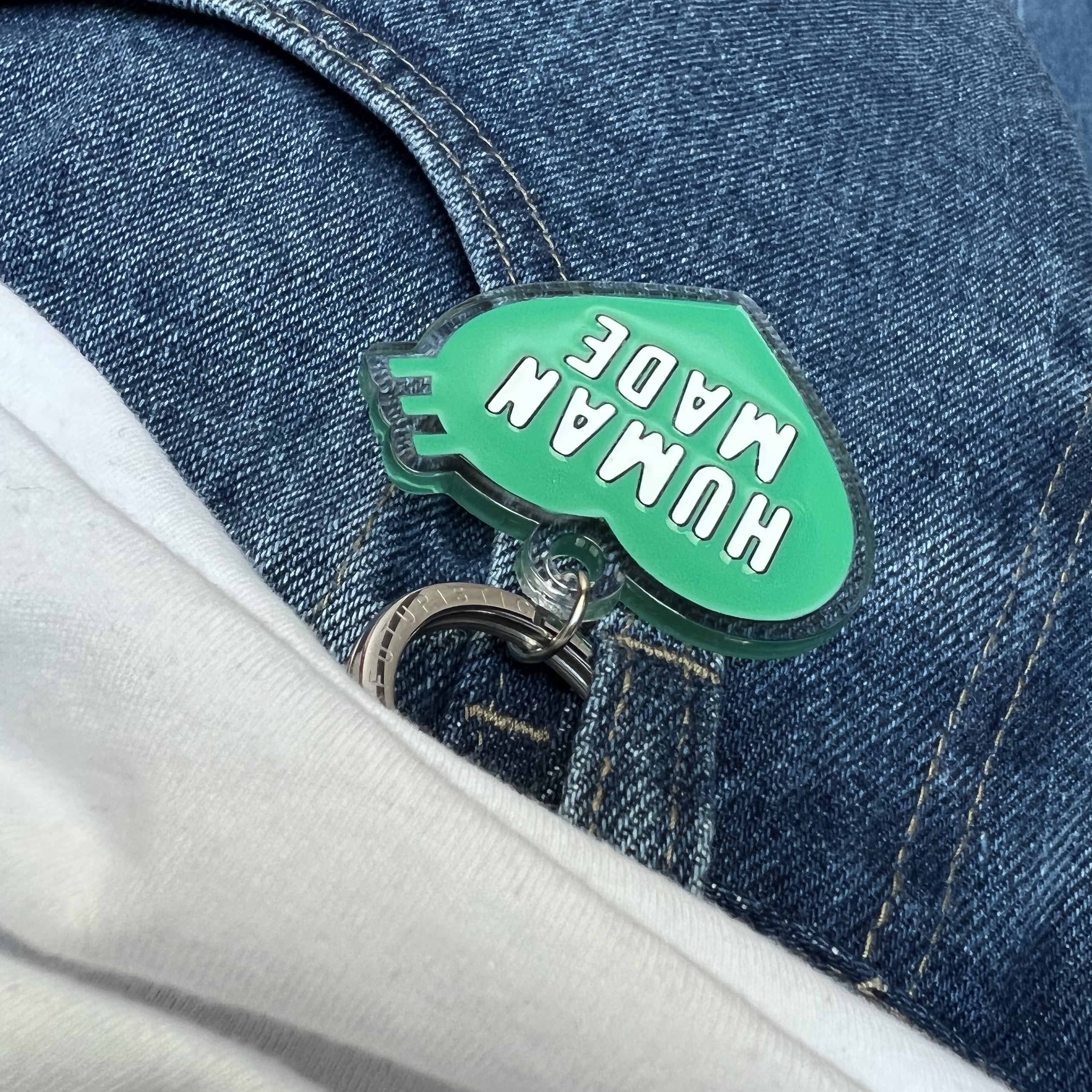 Human Made Acrylic Heart Keyring Green 착용 스타일