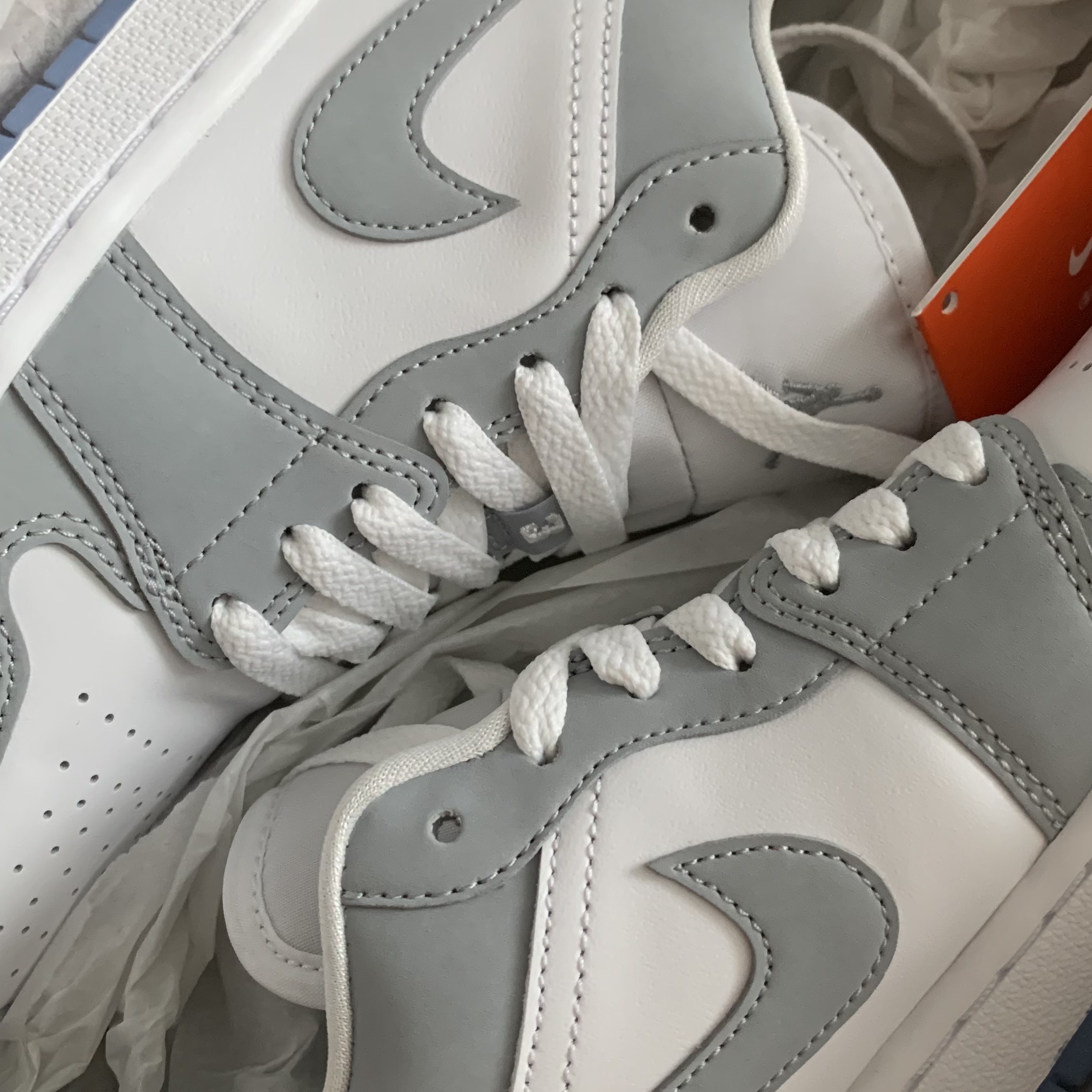 (W) Jordan 1 Low White Wolf Grey 착용 스타일 - 2