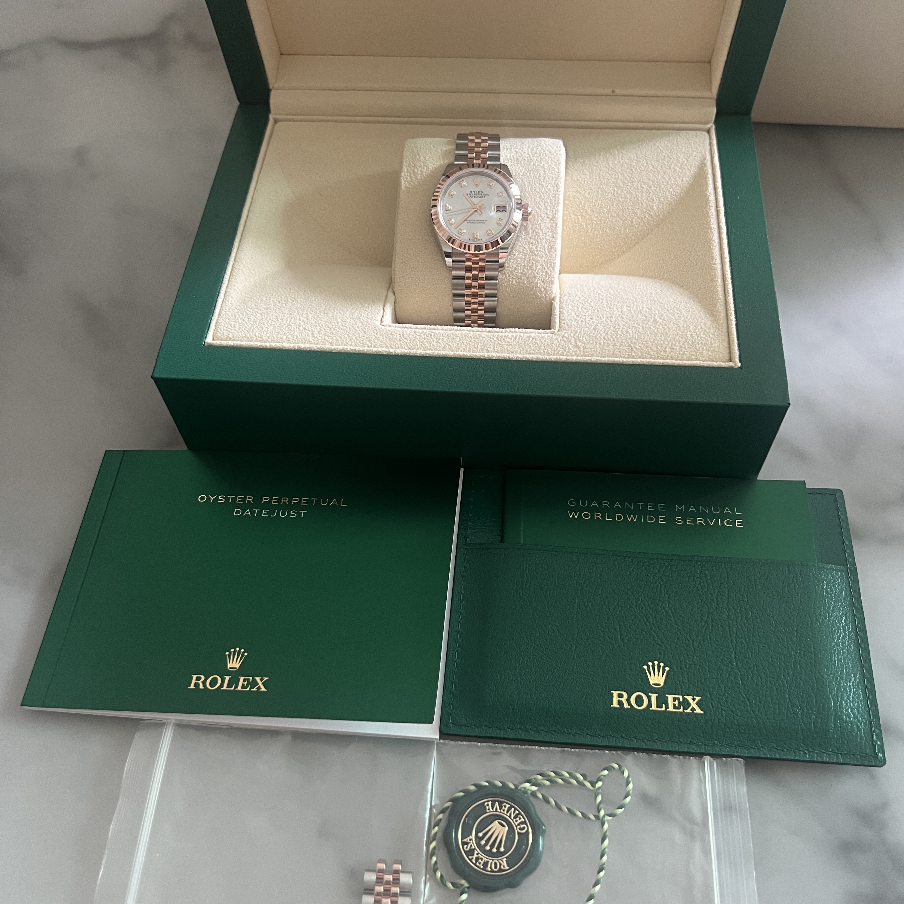 Rolex Lady-Datejust 28mm 279171 MoP Diamond-Set Jubilee 착용 스타일 - 3
