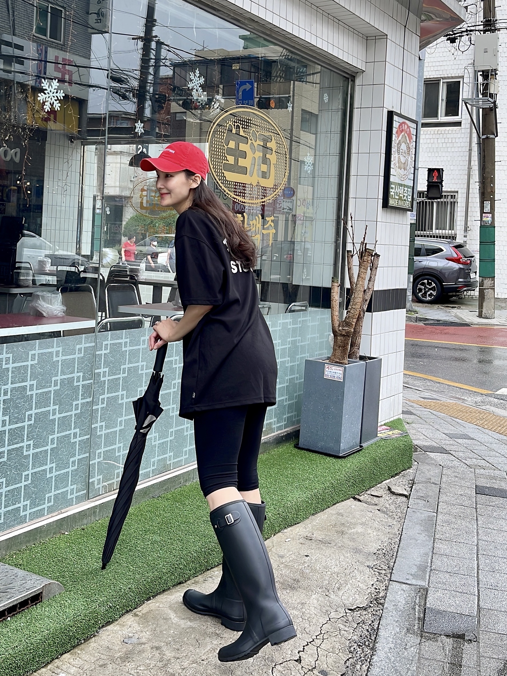 (W) Hunter Original Tour Foldable Tall Wellington Boots Black, IAB Studio 10th Anniversary T-Shirts Pack White & Black (2 Pack) 착용 스타일 - 4