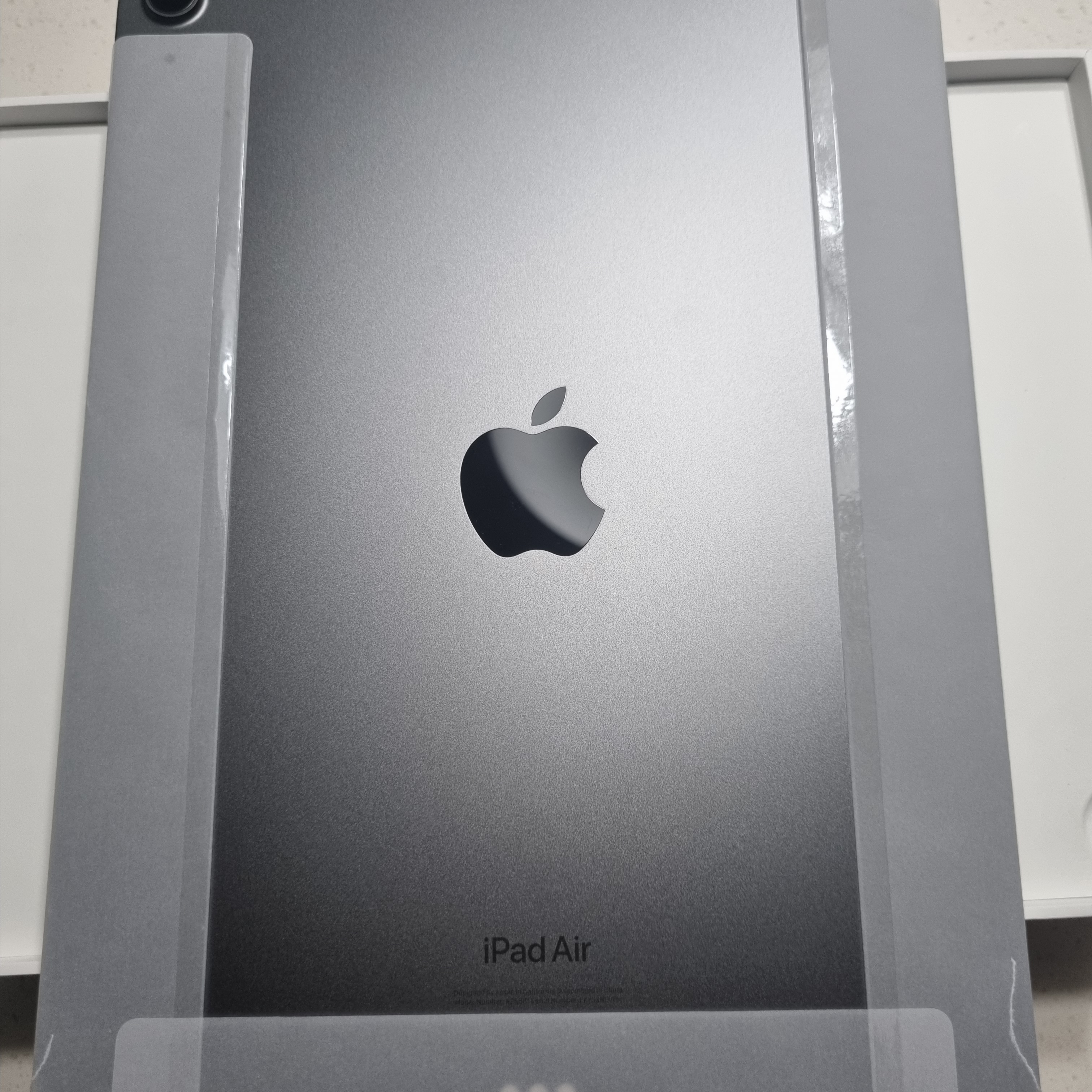 Apple iPad Air 5th Gen Wifi 64GB Space Gray (Korean Ver.) 착용 스타일