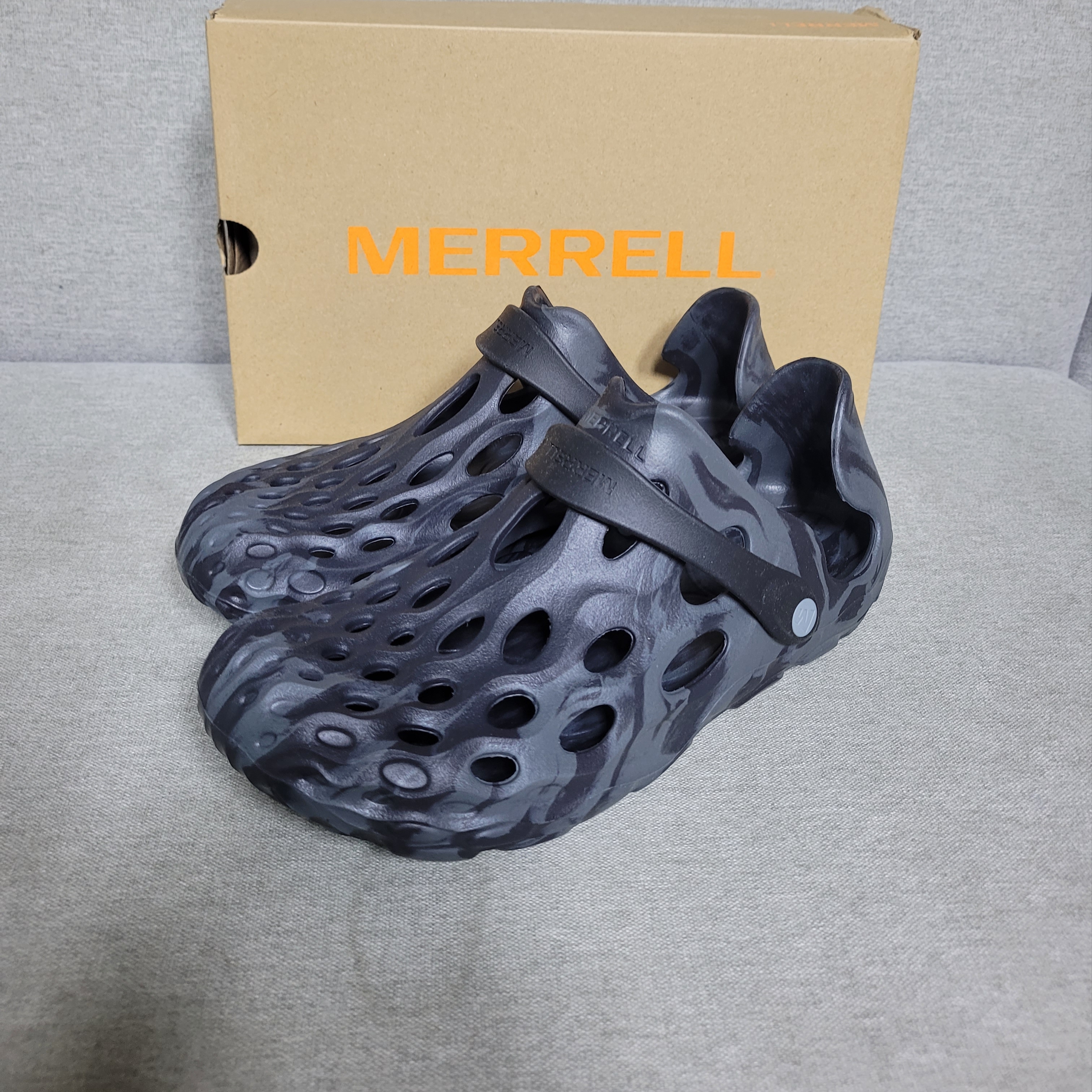 Merrell Hydro Moc Black 착용 스타일