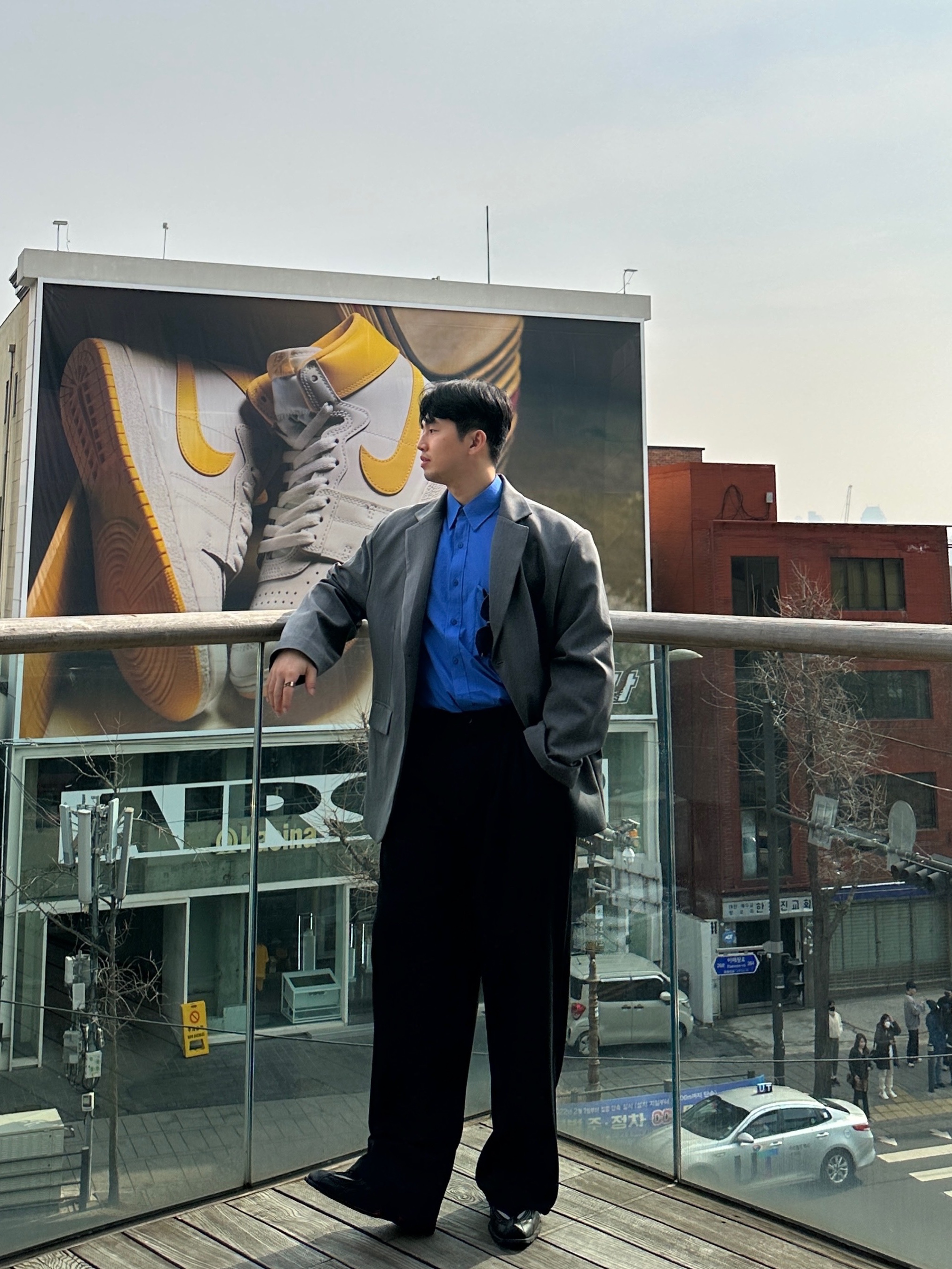 Nike x Martine Rose Shox MR4 Black 착용 스타일 - 2