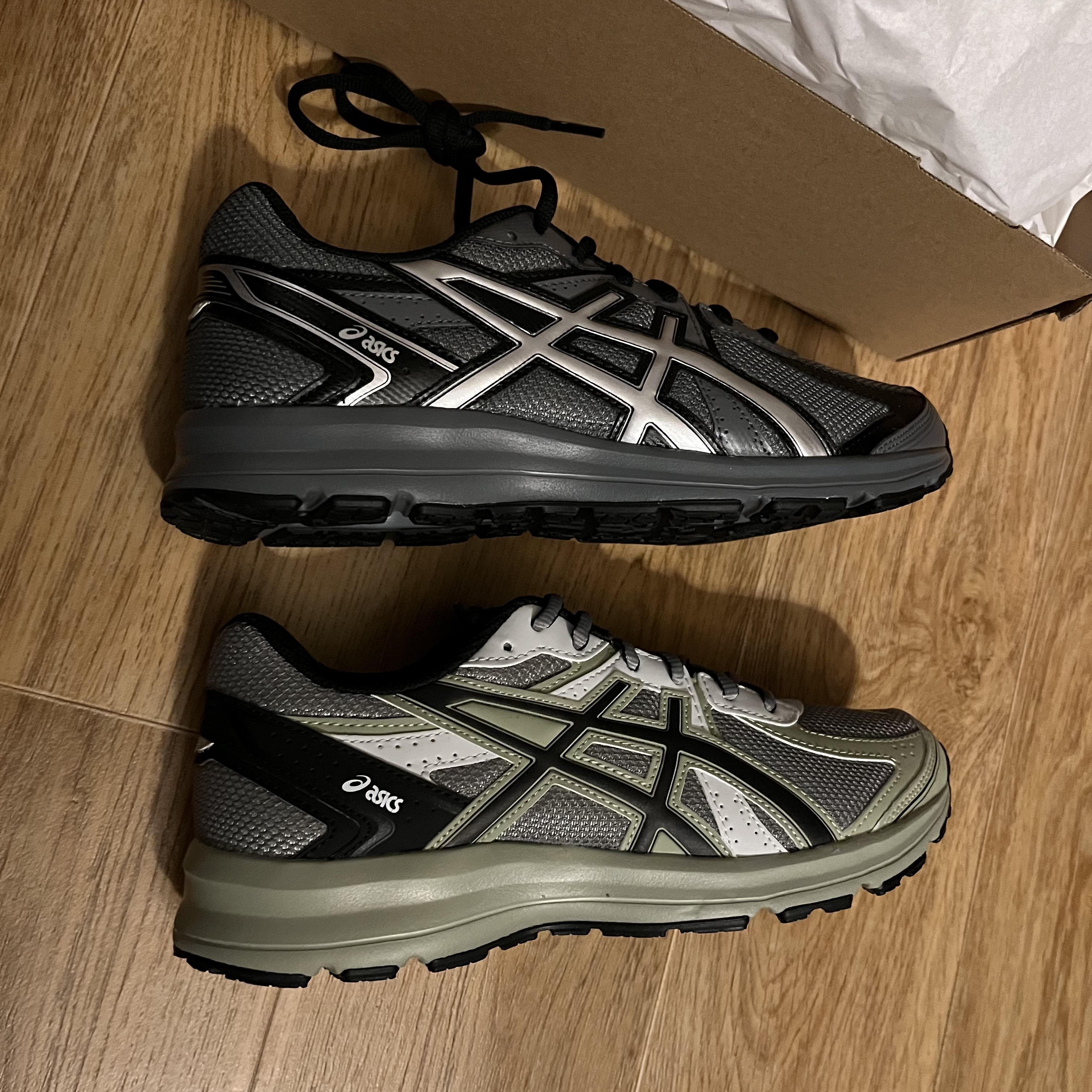 Asics Jog 100 S Sheet Rock - 2E Wide, Asics Jog 100 S Steel Grey - 2E Wide 착용 스타일