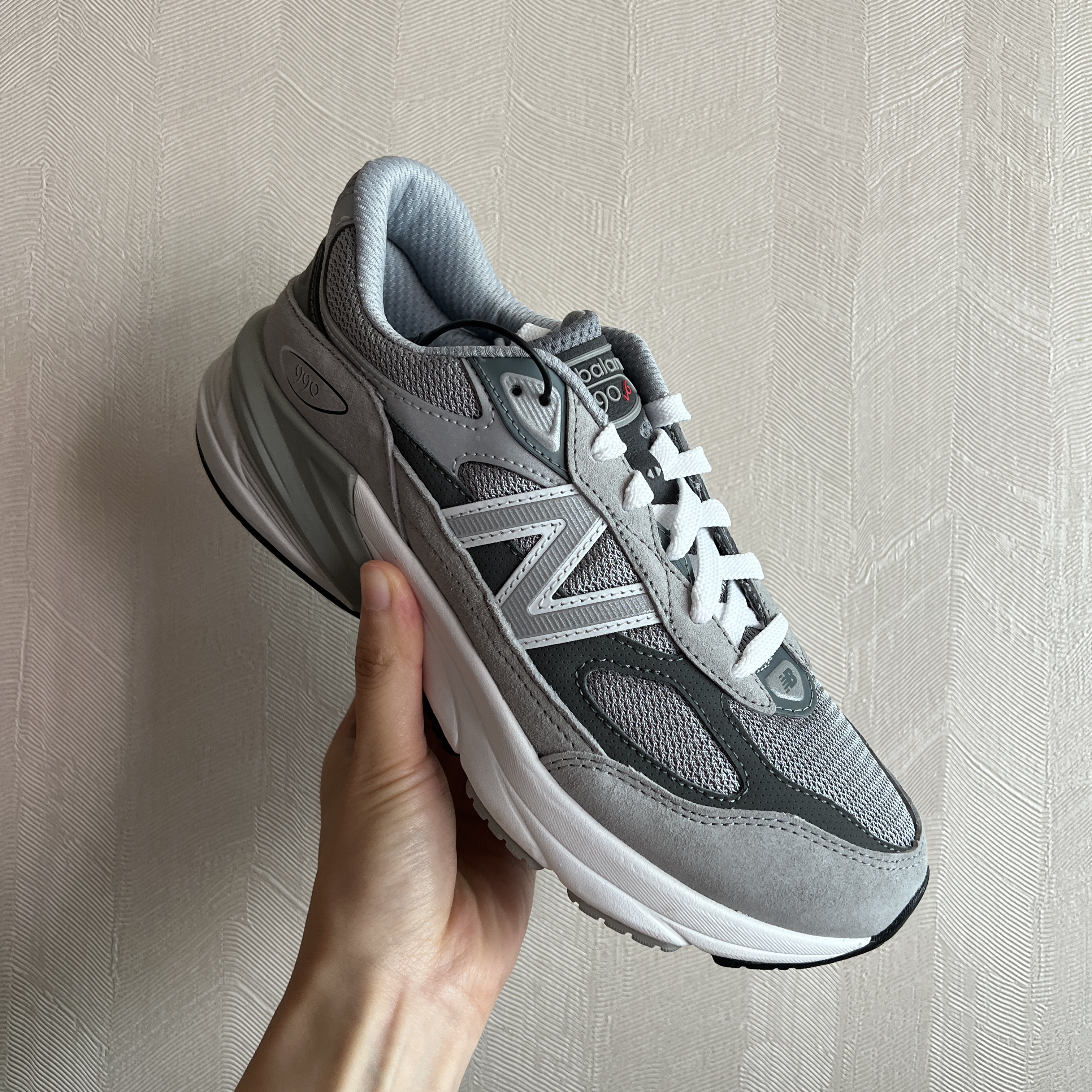 (GS) New Balance 990v6 Gray - M Medium 착용 스타일 - 1