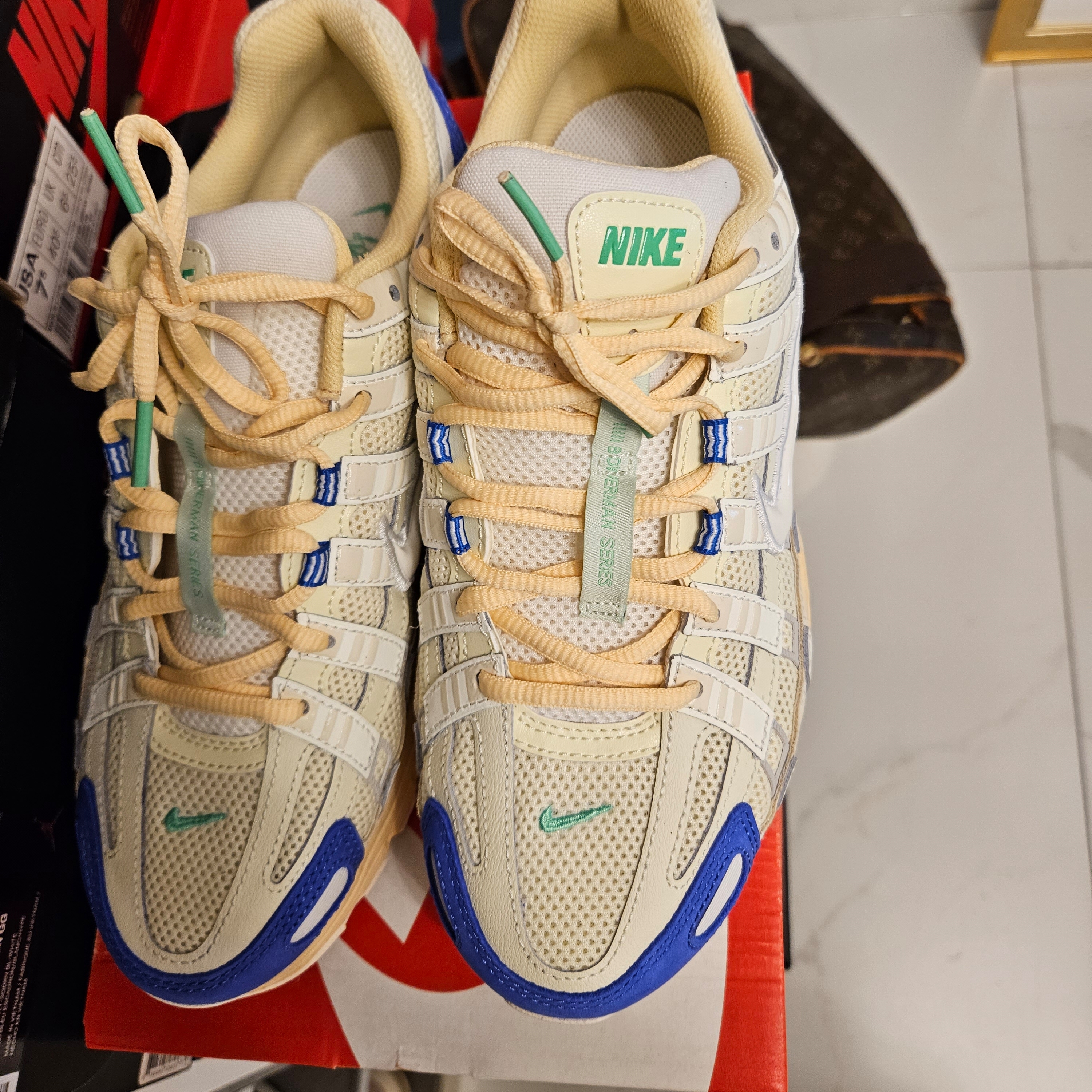 Nike P-6000 Coconut Milk Medium Blue 착용 스타일 - 2