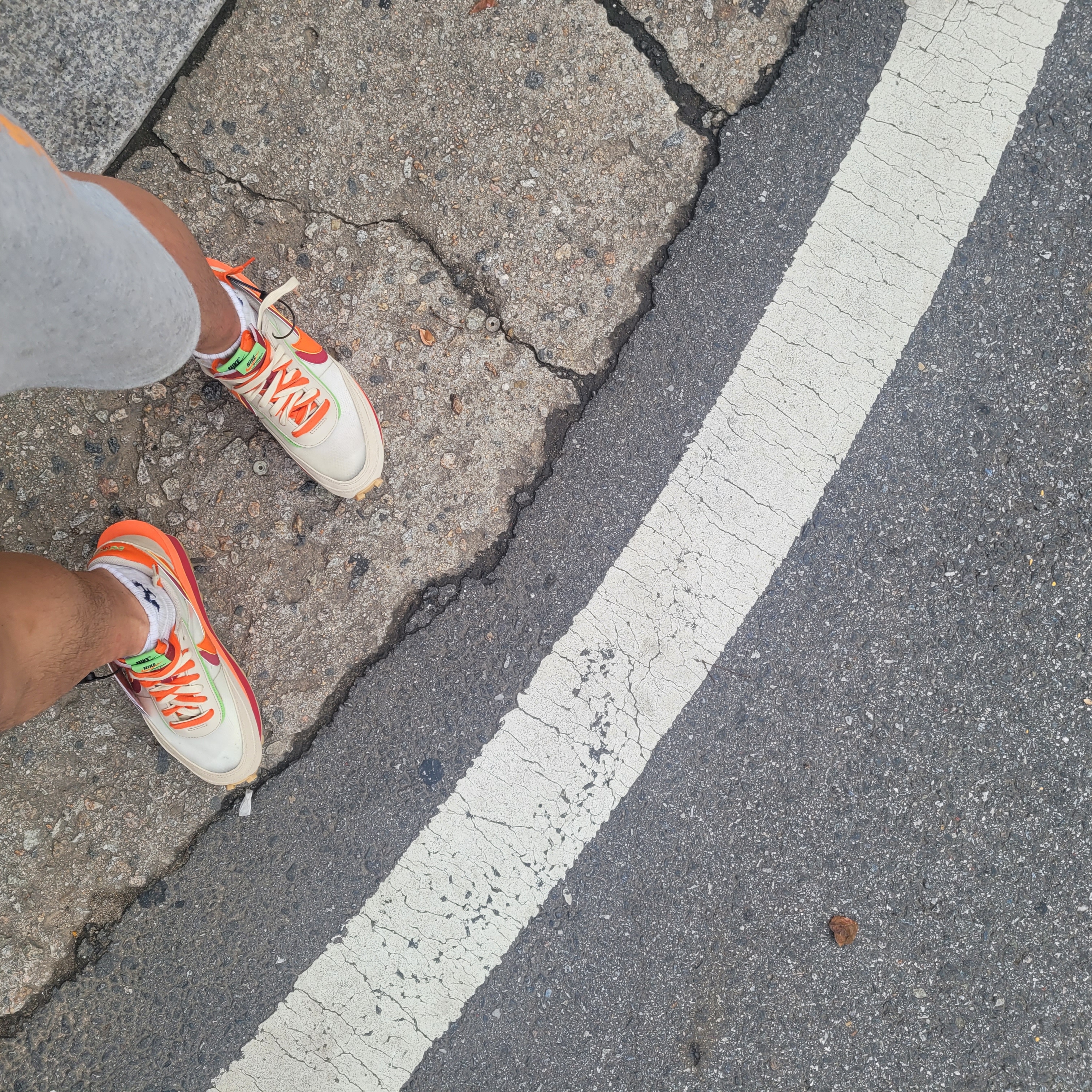 Nike x Sacai x Clot LDWaffle Orange Blaze 착용 스타일 - 1