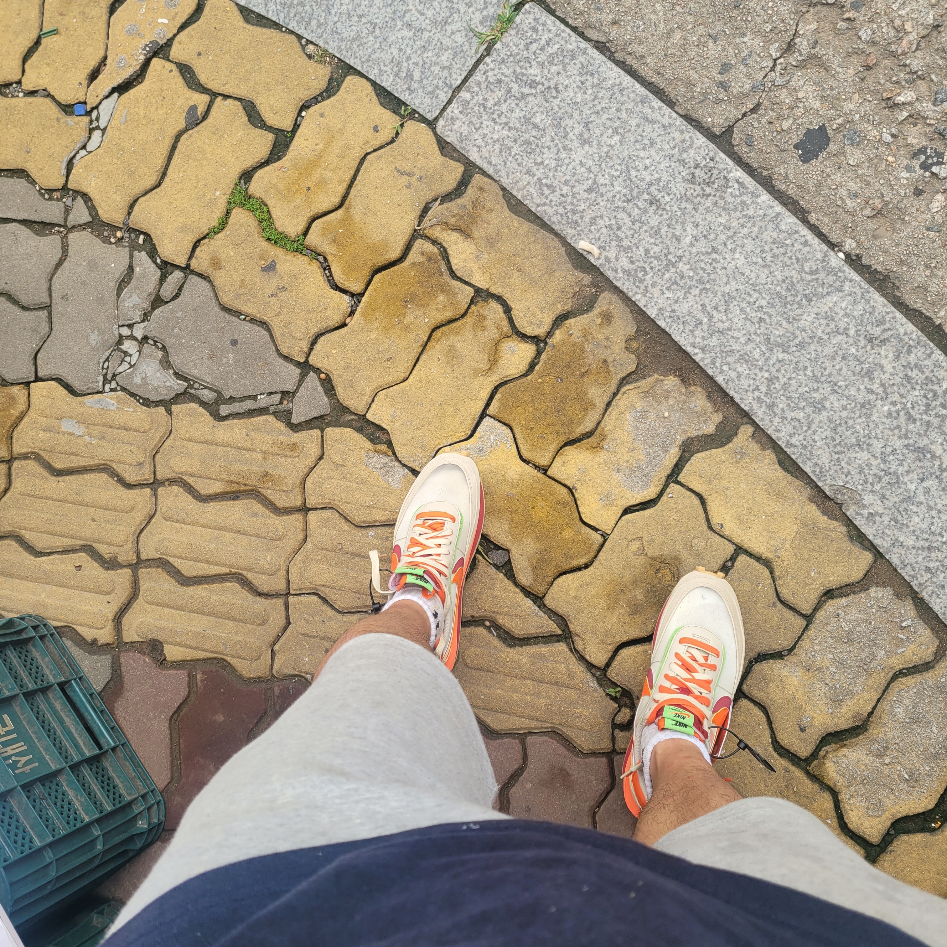 Nike x Sacai x Clot LDWaffle Orange Blaze 착용 스타일 - 2
