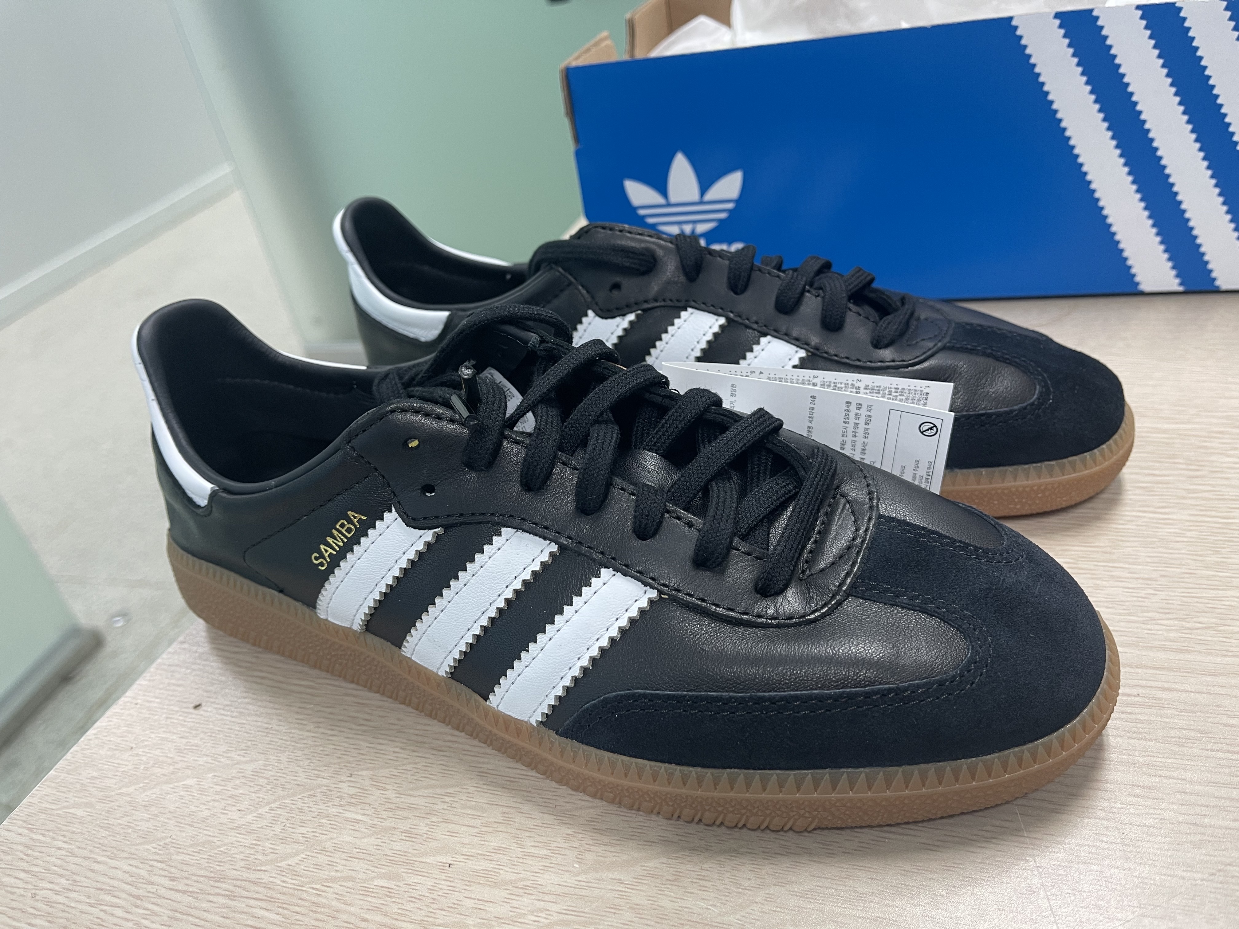 Adidas Samba Decon Core Black 착용 스타일
