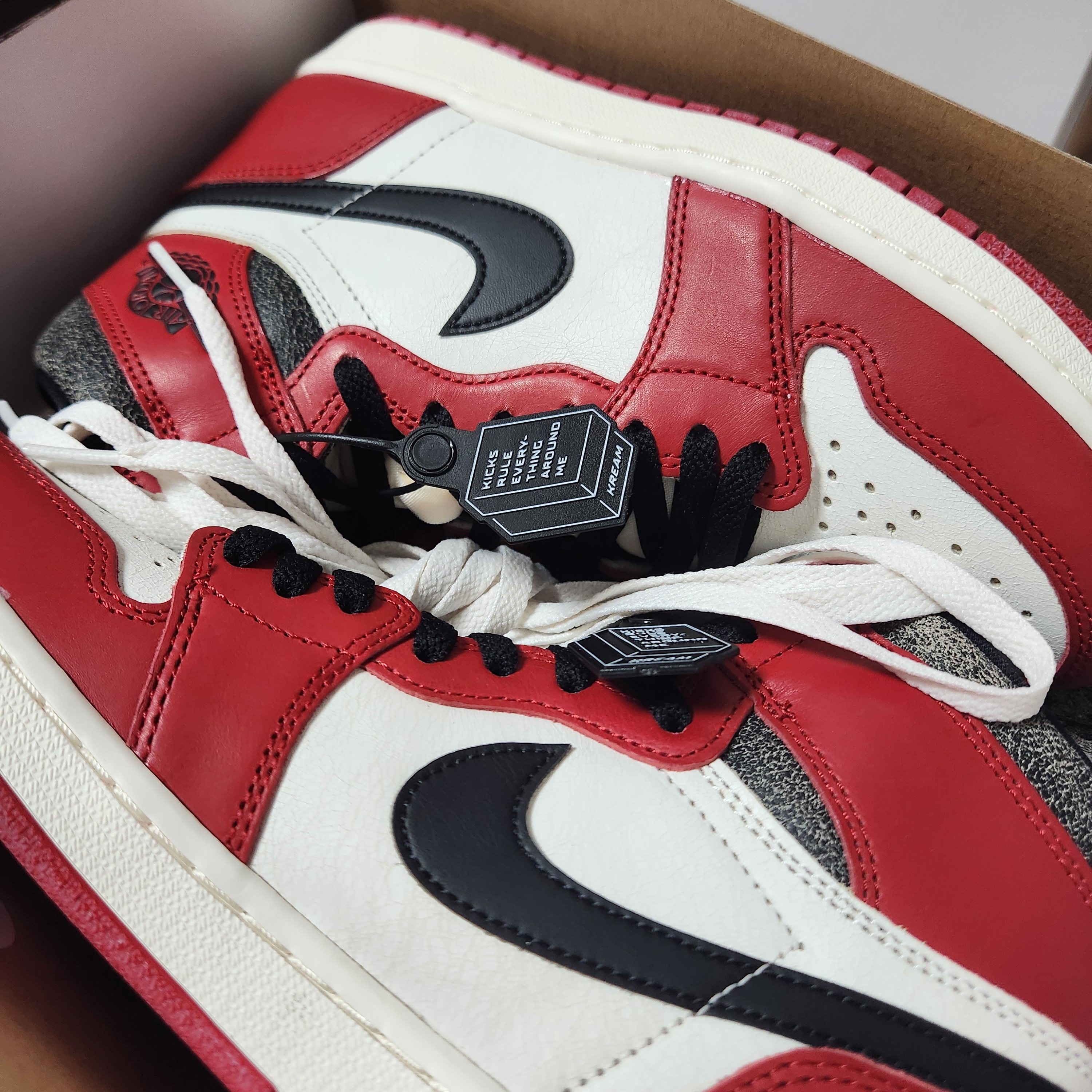 Jordan 1 Retro High OG Chicago 2022 착용 스타일 - 3