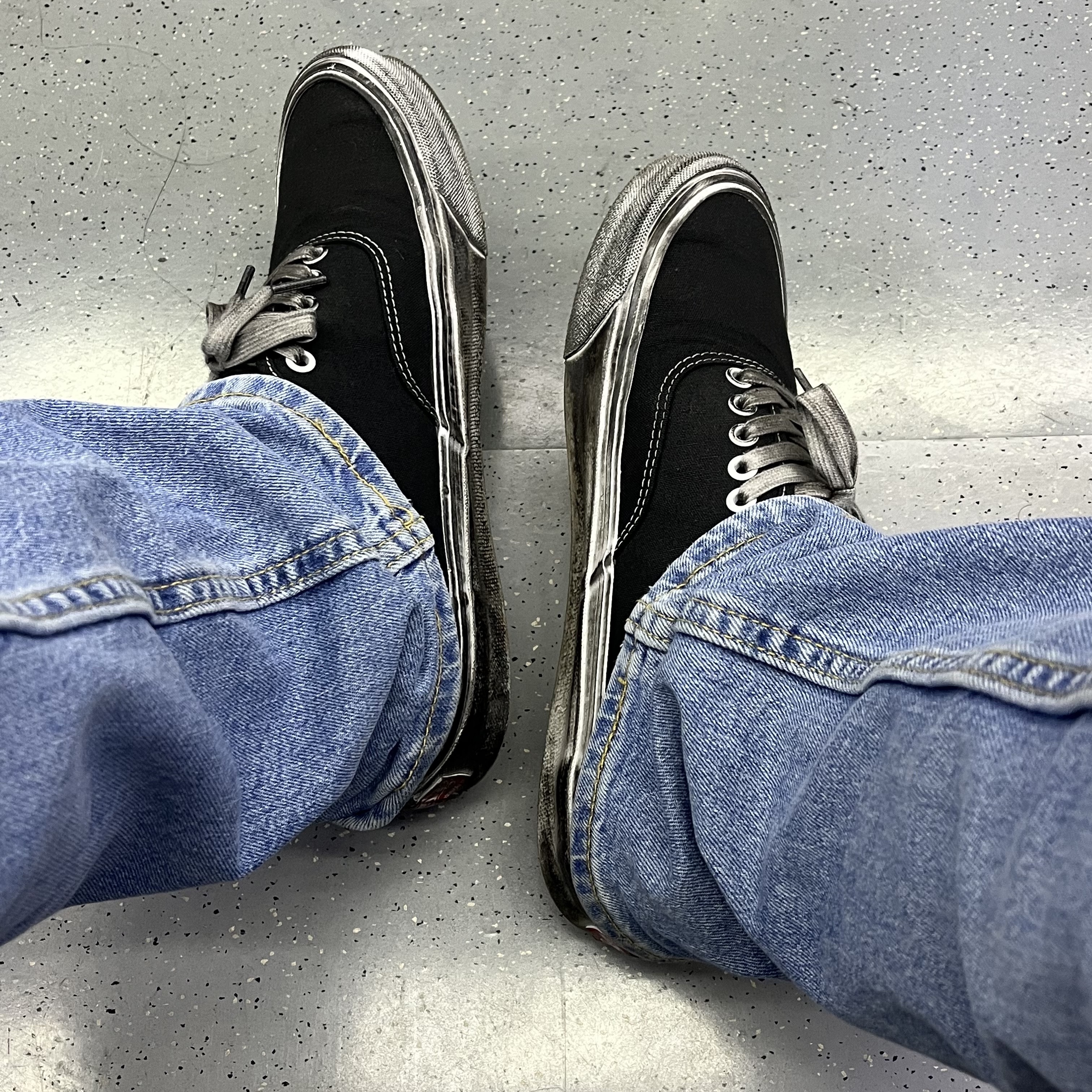 Vans Vault OG Authentic LX Stressed Black White 착용 스타일