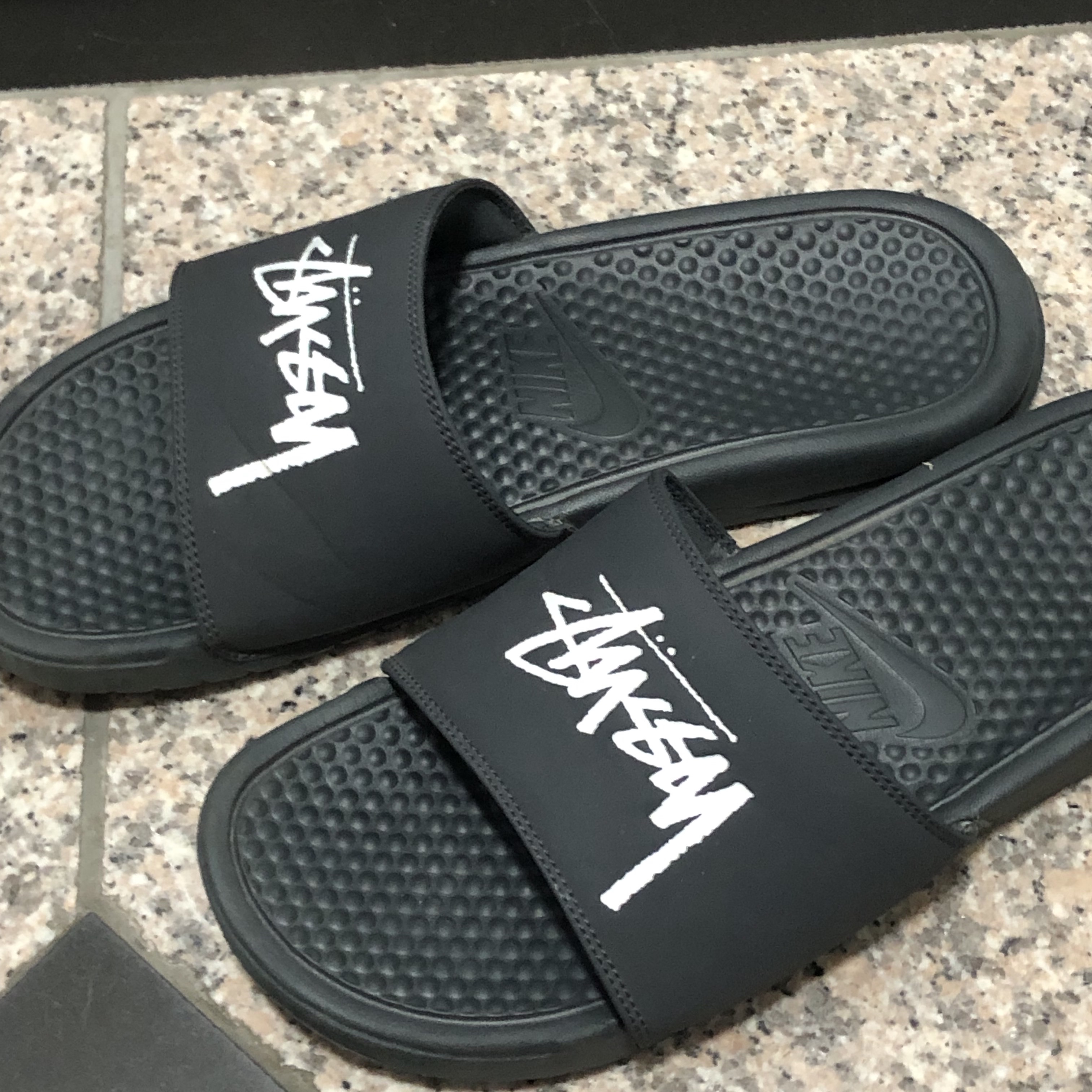 Nike x Stussy Benassi Slide Off Noir 착용 스타일