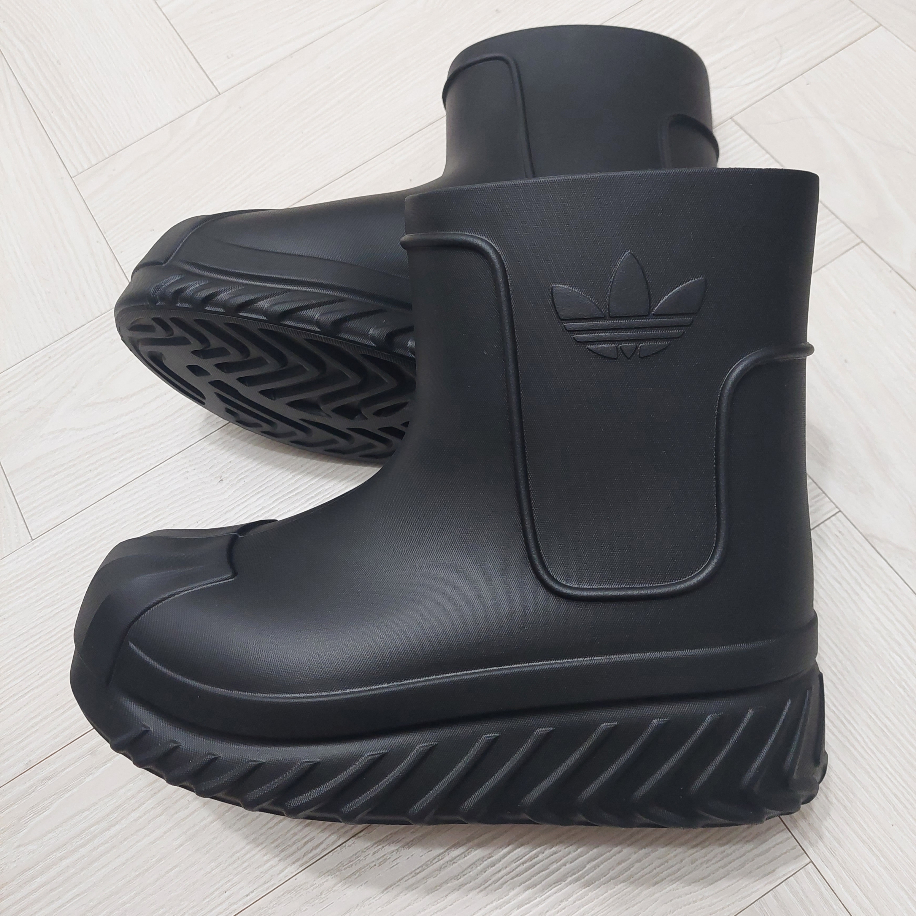 (W) Adidas Adifom Superstar Boot Black 착용 스타일 - 1