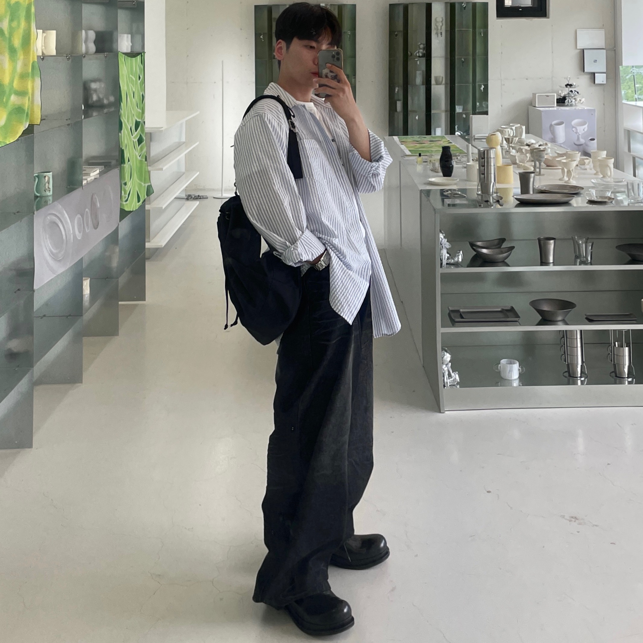 [KREAM 단독] OMO Loosing Denim Pants Washed Black, Cartier Tank Must Watch Extra Large Automatic Steel Bracelet Steel 착용 스타일