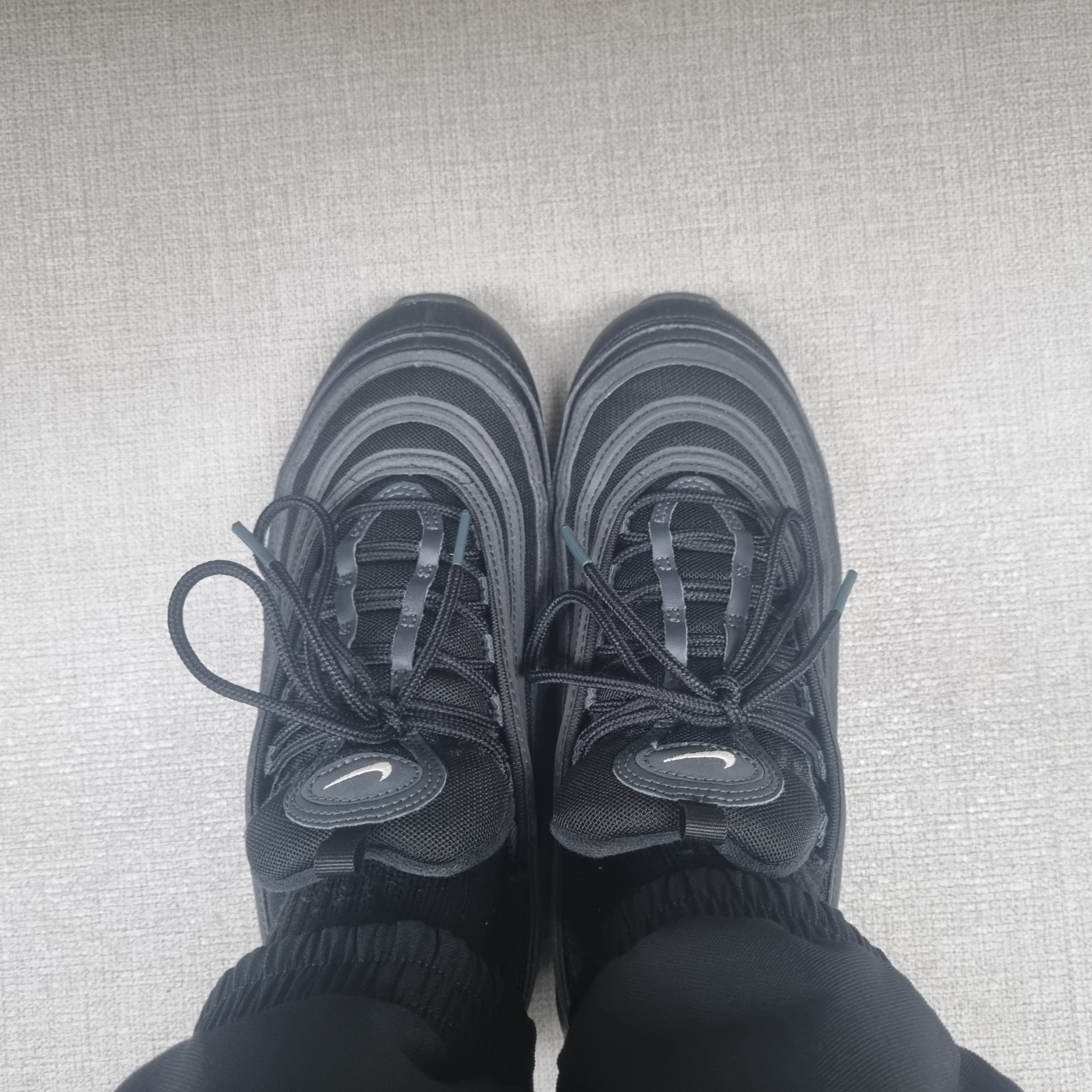 Nike Air Max 97 Black White Anthracite 착용 스타일