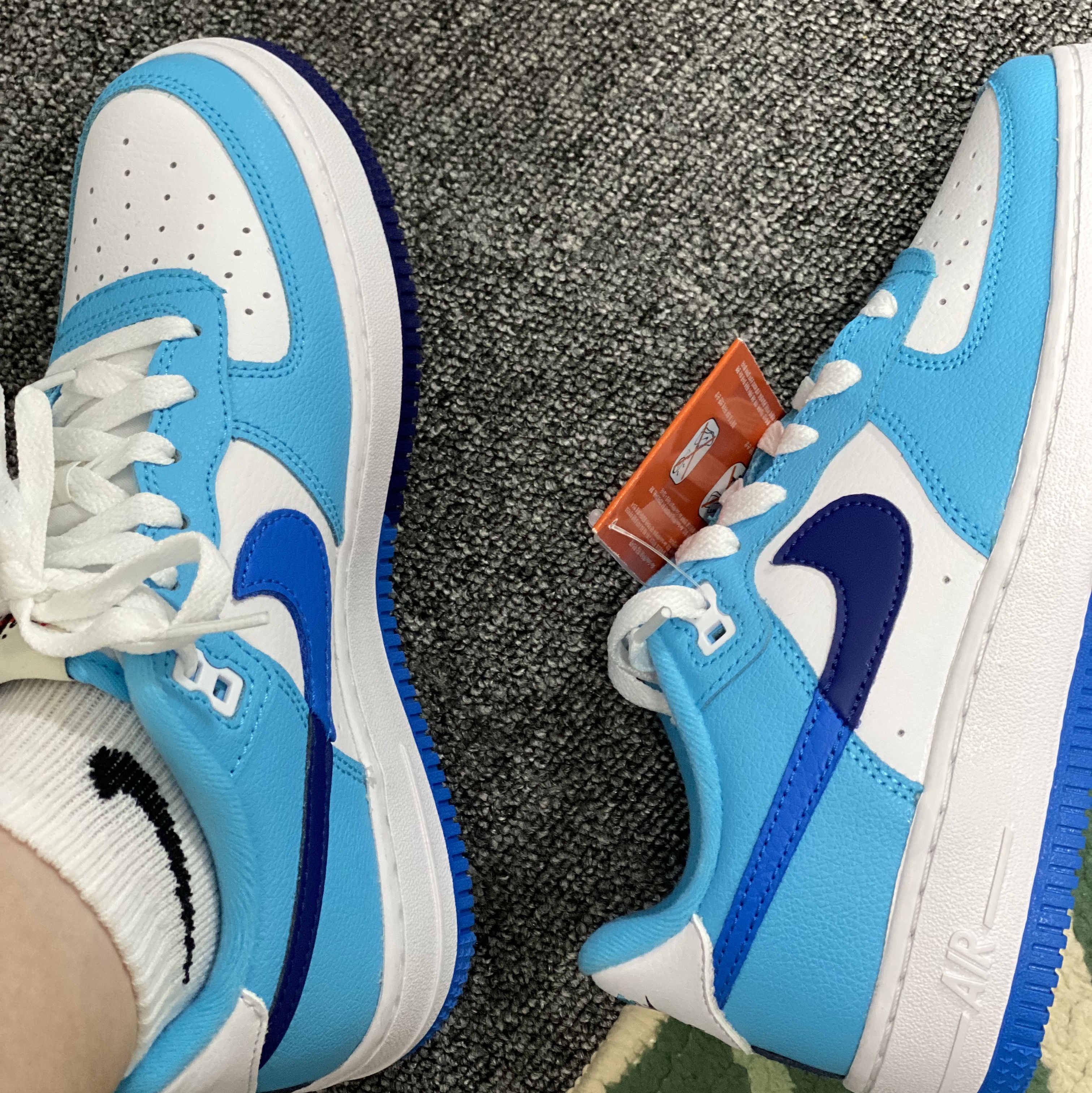 (GS) Nike Air Force 1 LV8 2 Light Photo Blue 착용 스타일 - 2