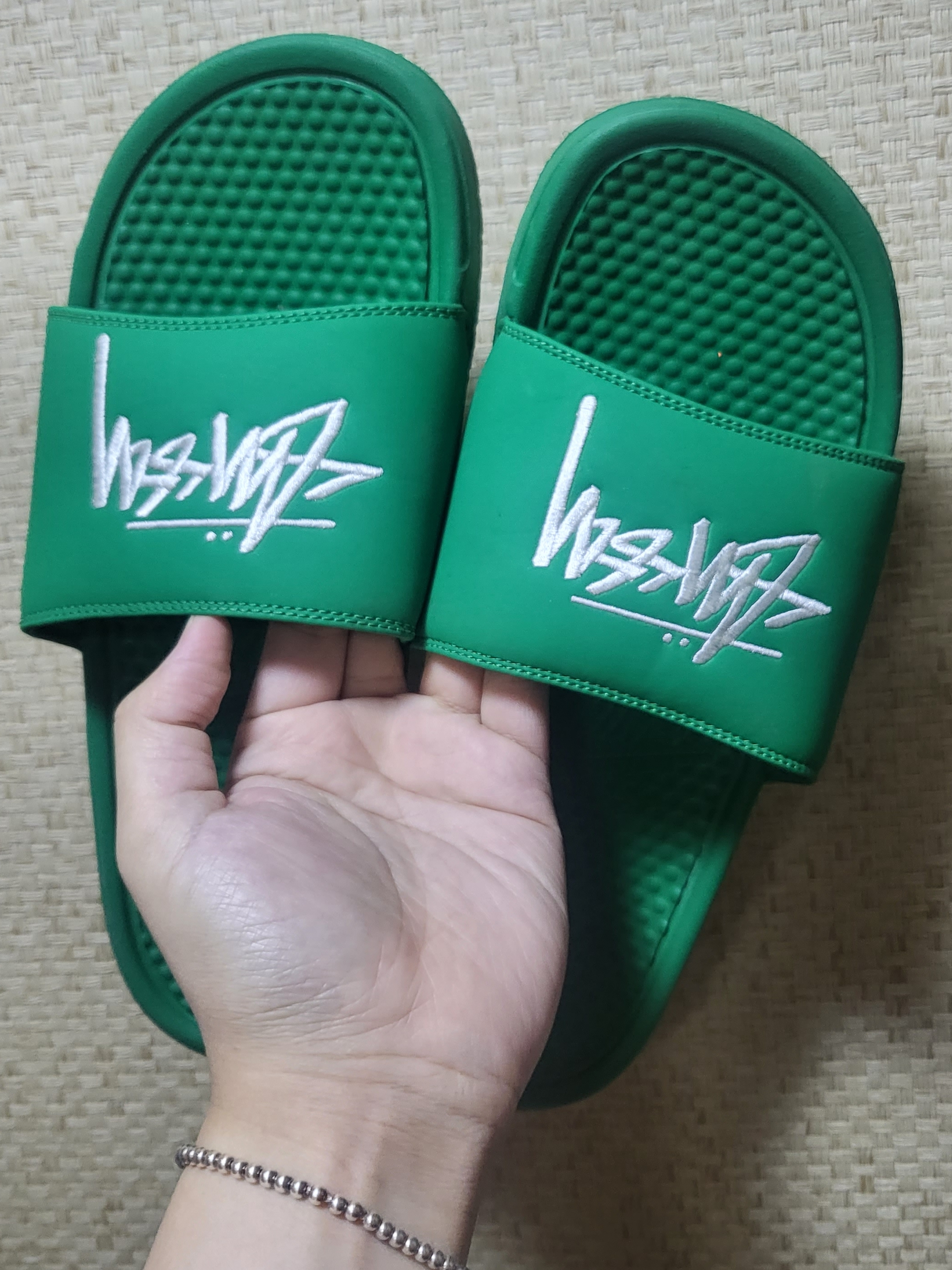 Nike x Stussy Benassi Slide Pine Green 착용 스타일