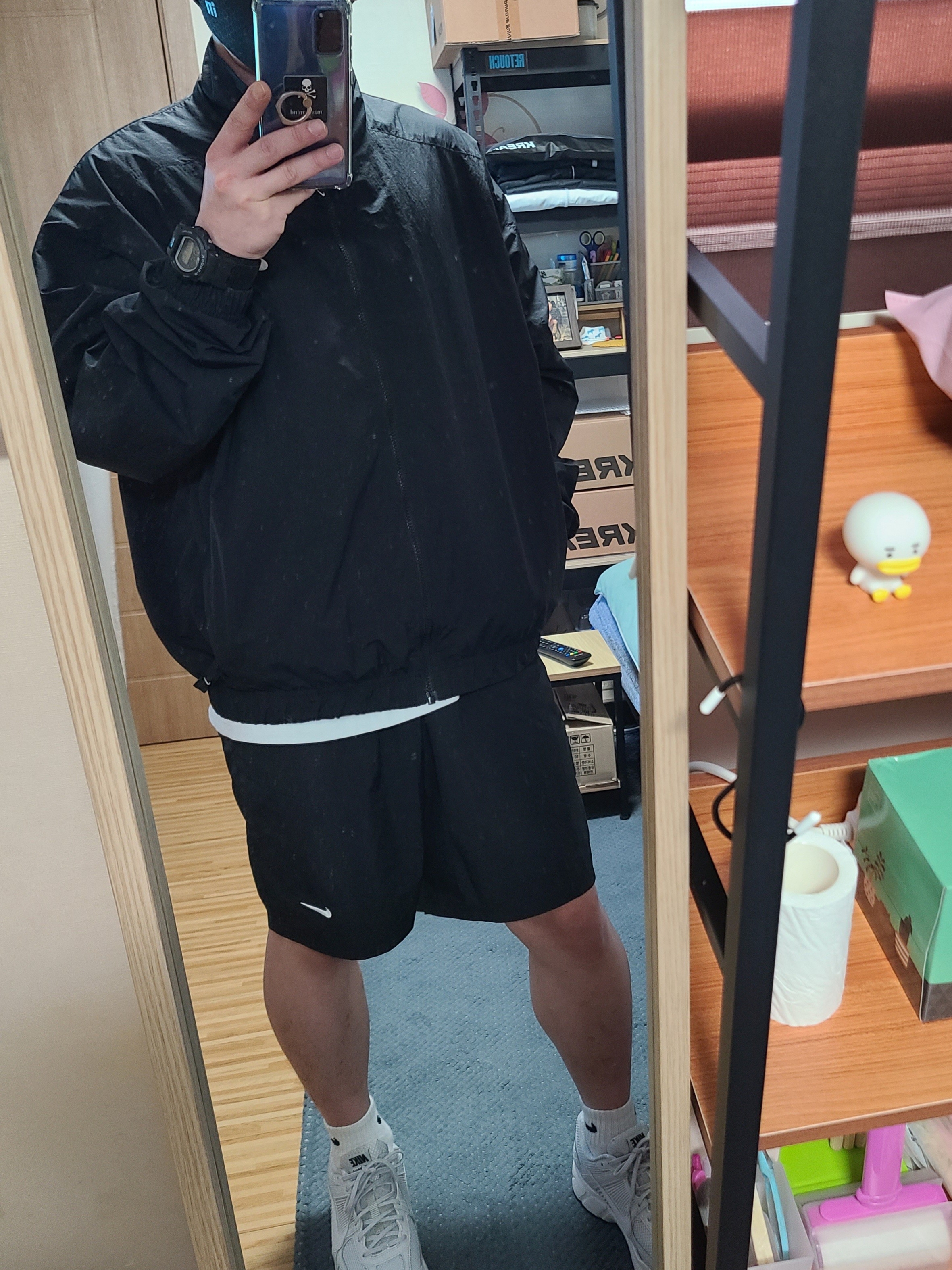 Nike Zoom Vomero 5 SP Vast Grey 2023, Nike NRG Solo Swoosh Woven Track Jacket Black - Asia 착용 스타일 - 3
