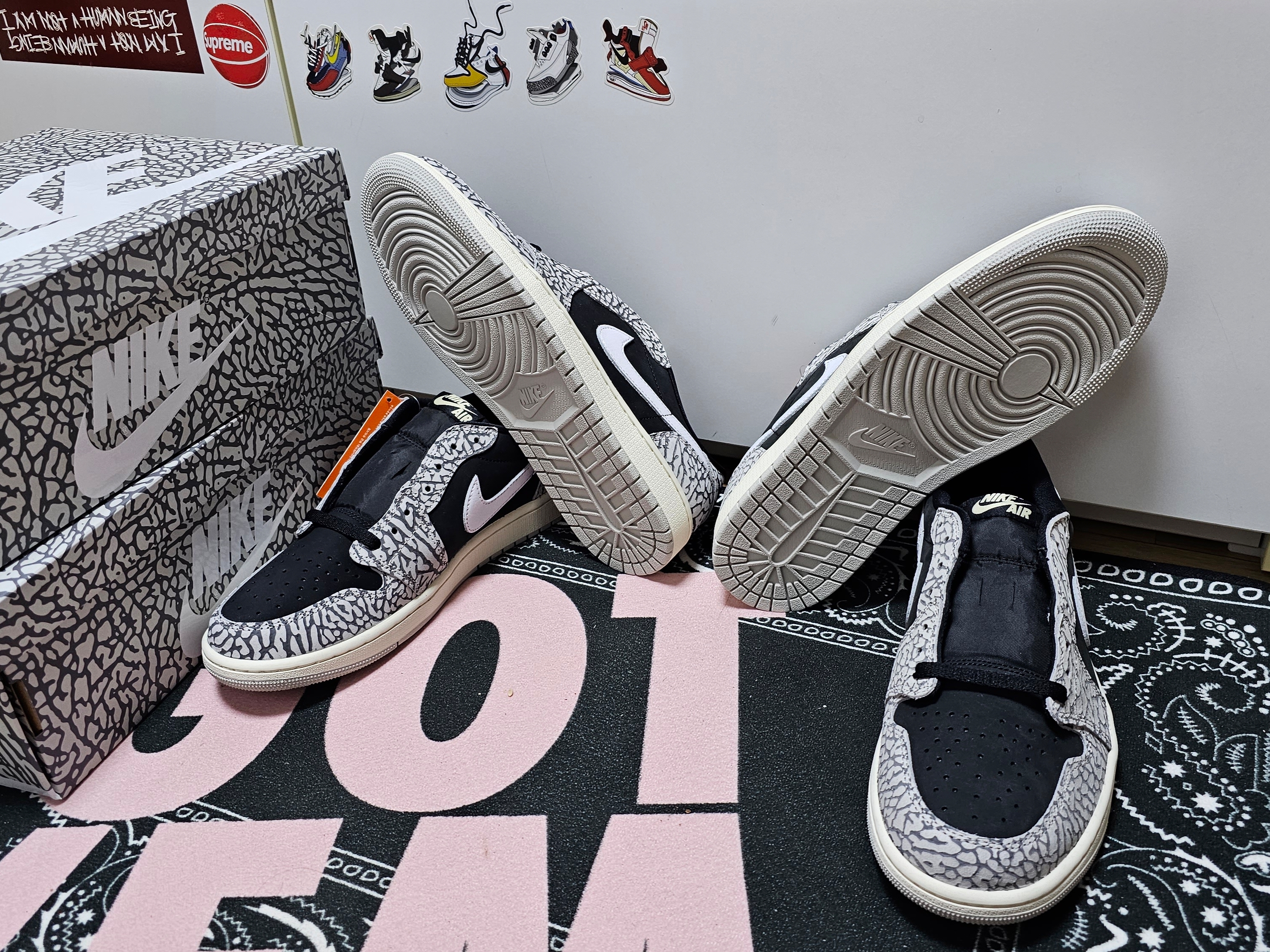 Jordan 1 Retro Low OG Black Cement 착용 스타일 - 2