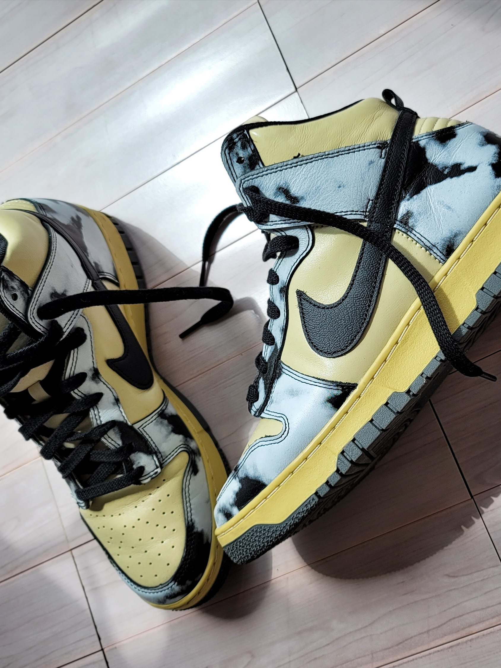 Nike Dunk High 1985 SP Black Acid Wash 착용 스타일 - 2