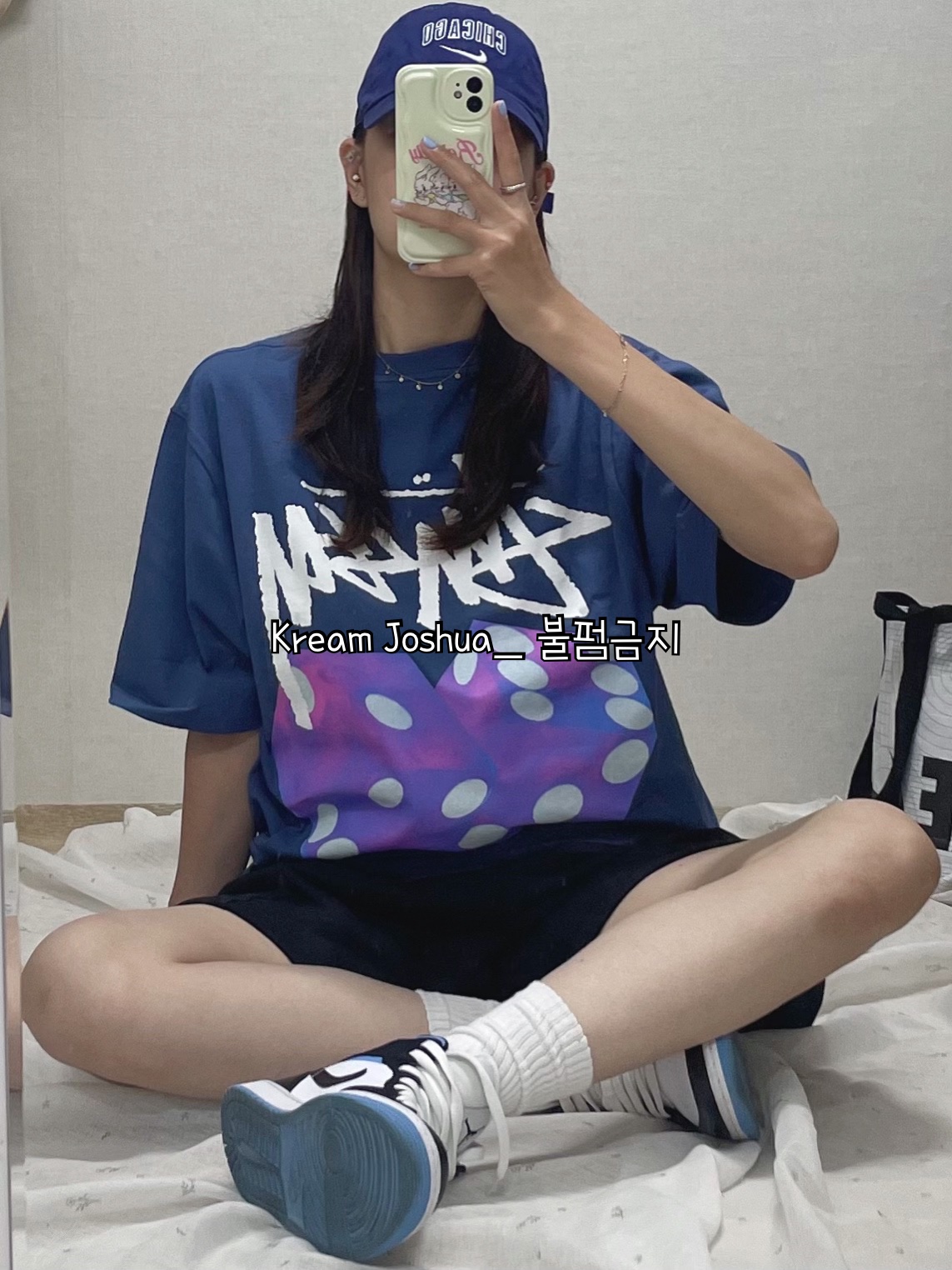 Stussy Diced Out T-Shirt Midnight, (W) Jordan 1 Mid White Black University Blue 착용 스타일 - 1
