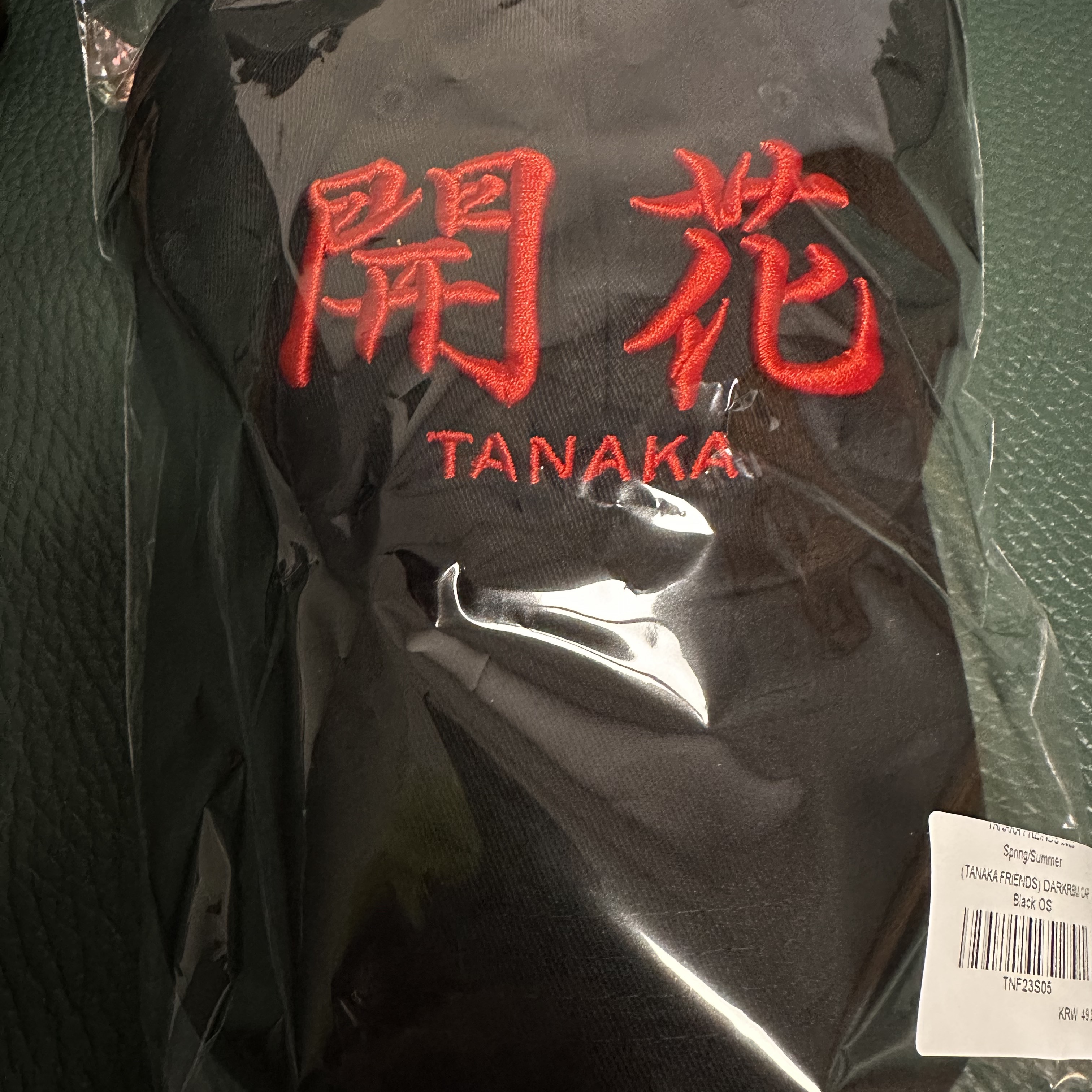 Darkr8m Studio x Tanaka Flowering Cap Black Red 착용 스타일
