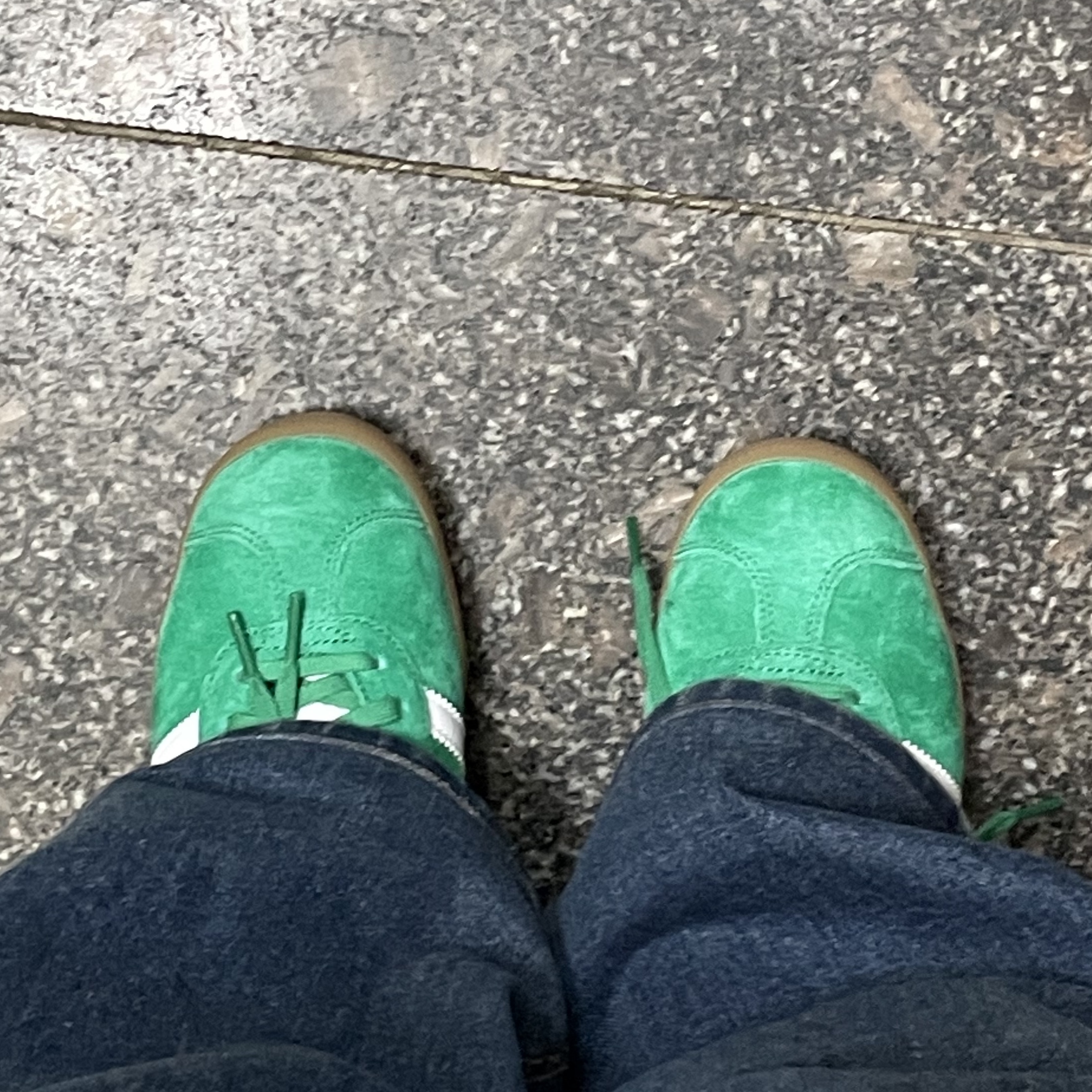 Adidas Gazelle Court Green Cloud White 착용 스타일