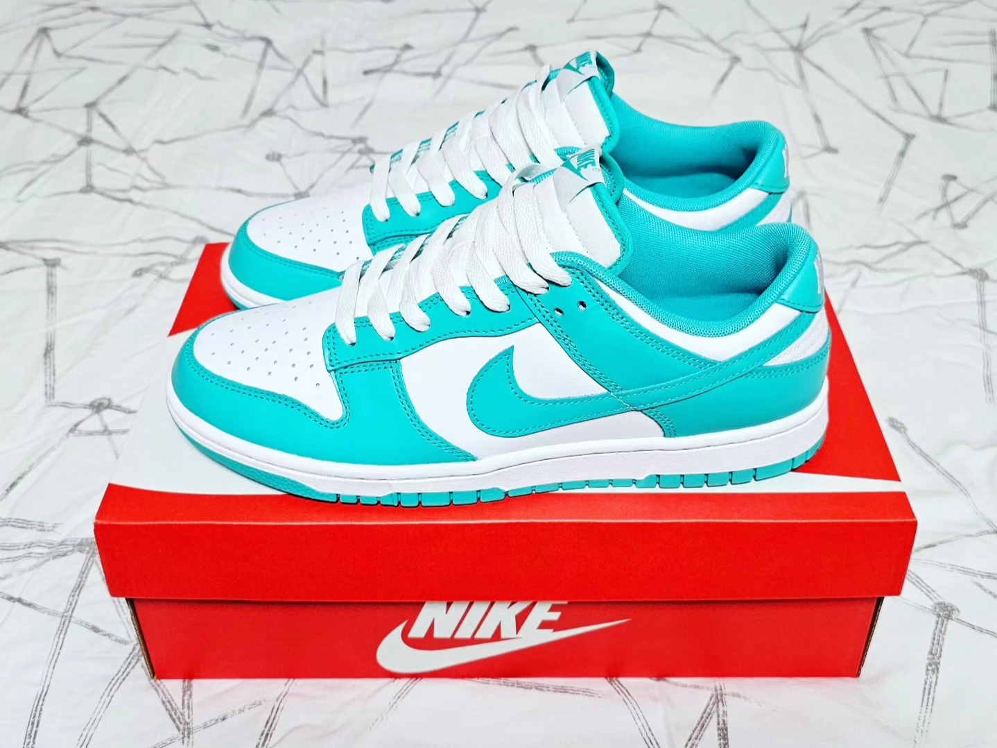 Nike Dunk Low White Clear Jade 착용 스타일 - 2