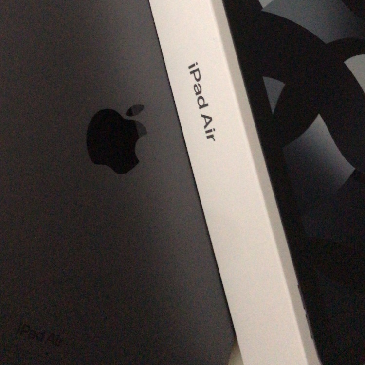 Apple iPad Air 5th Gen Wifi 64GB Space Gray (Korean Ver.) 착용 스타일