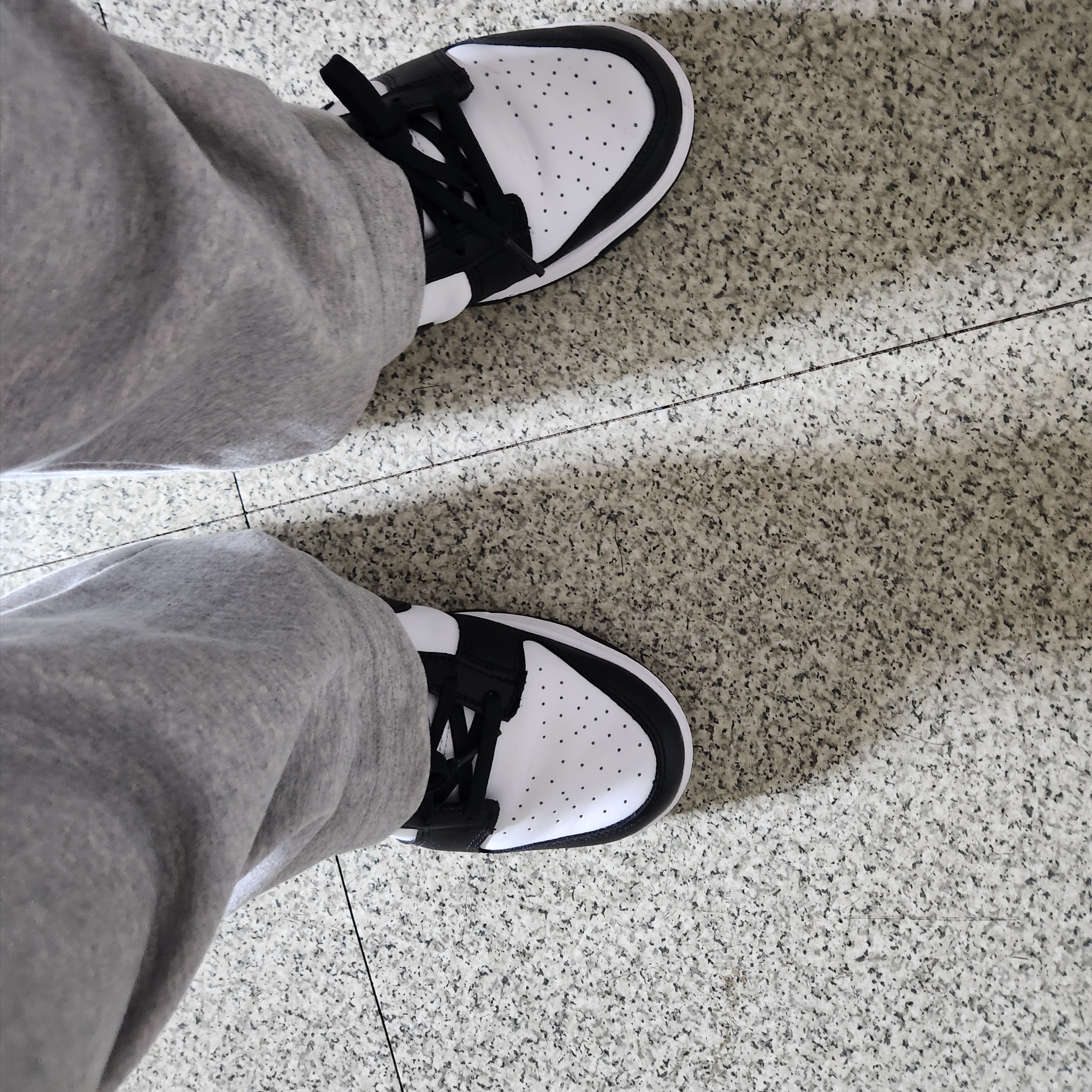 Nike Dunk Low Retro Black 착용 스타일