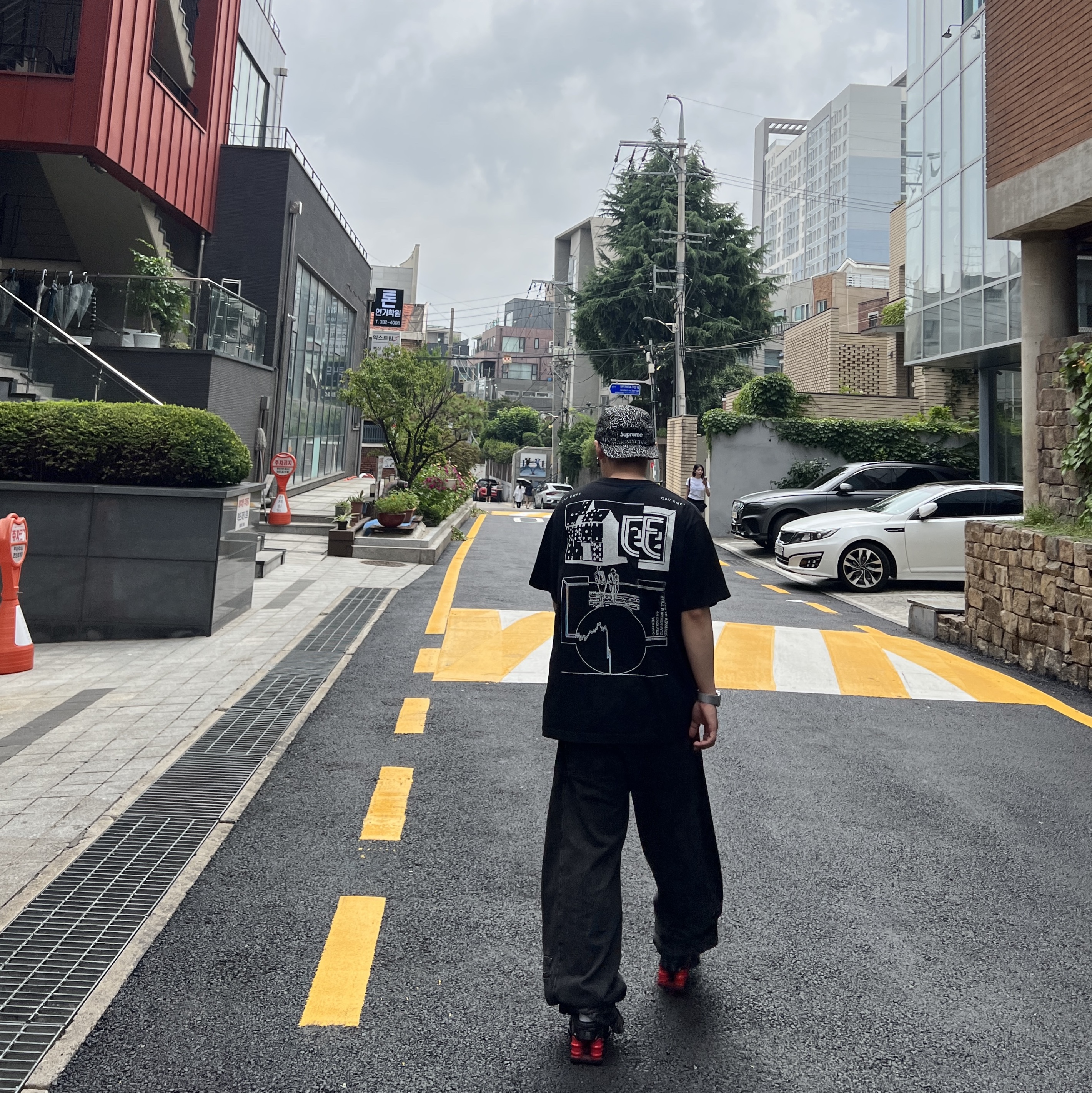 Gentle Monster La Mode 01 Black, Nike x Martine Rose Shox MR4 Black 착용 스타일 - 4