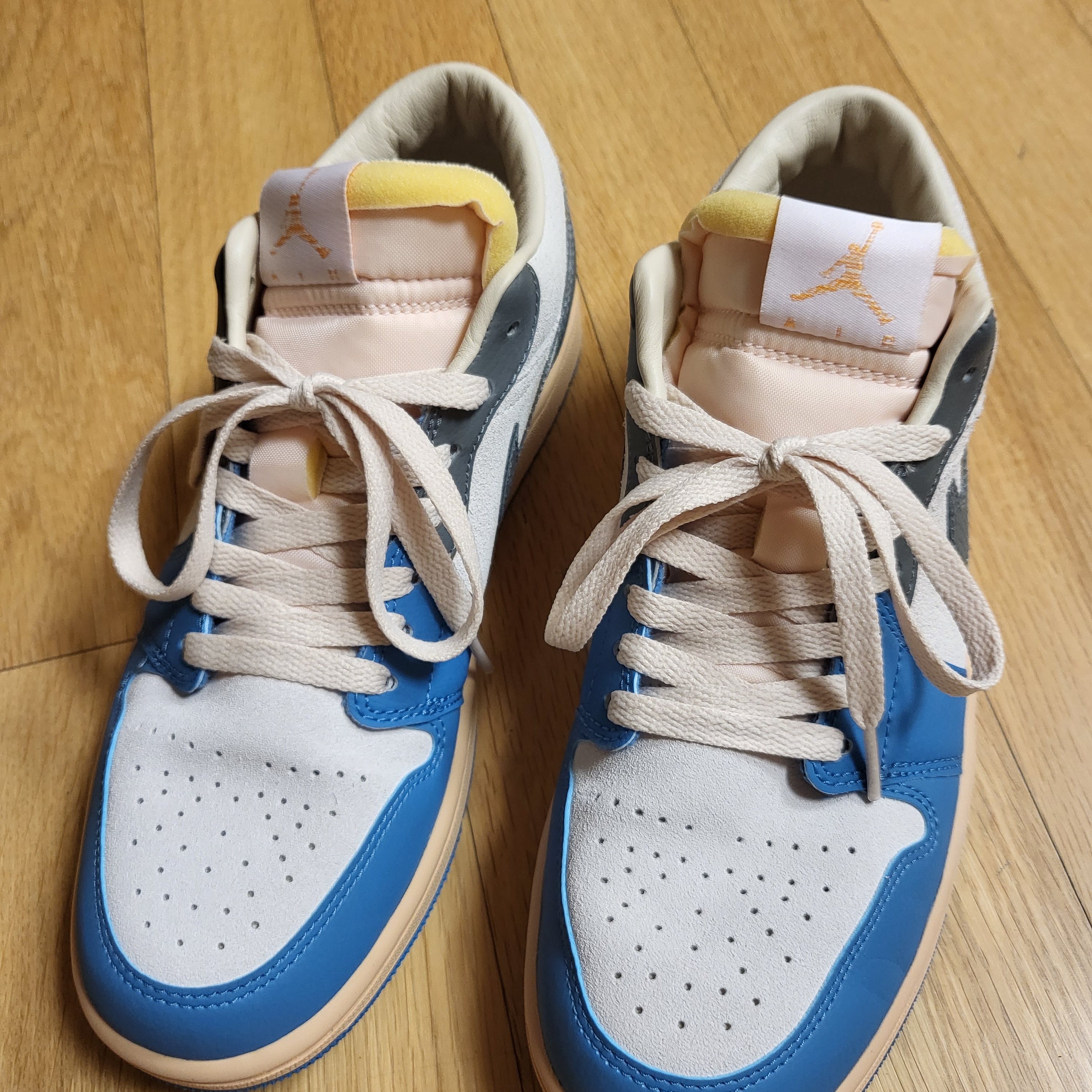 Jordan 1 Low SE Tokyo 96 착용 스타일 - 4