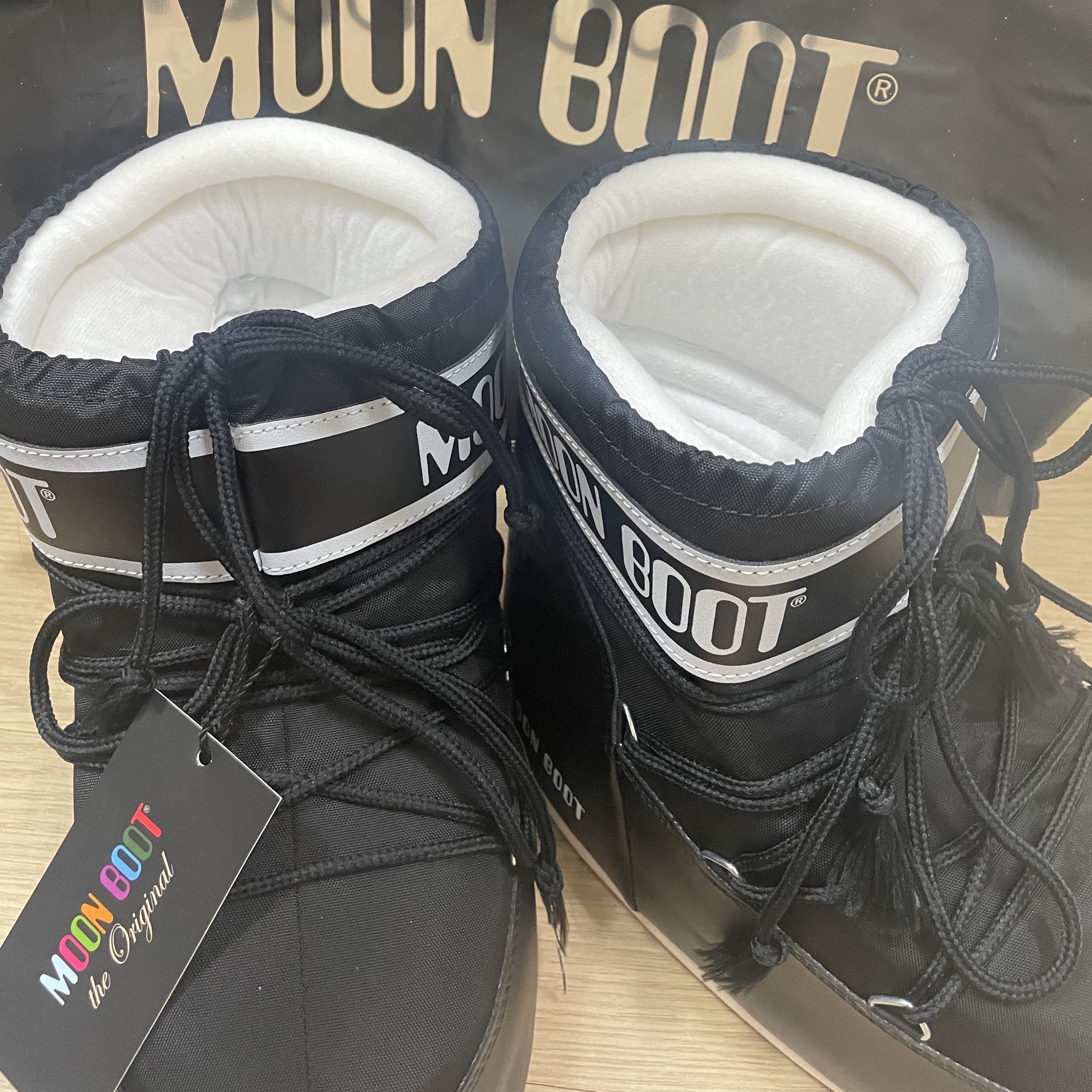 (W) Moon Boot Icon Low Nylon Boots Black 착용 스타일
