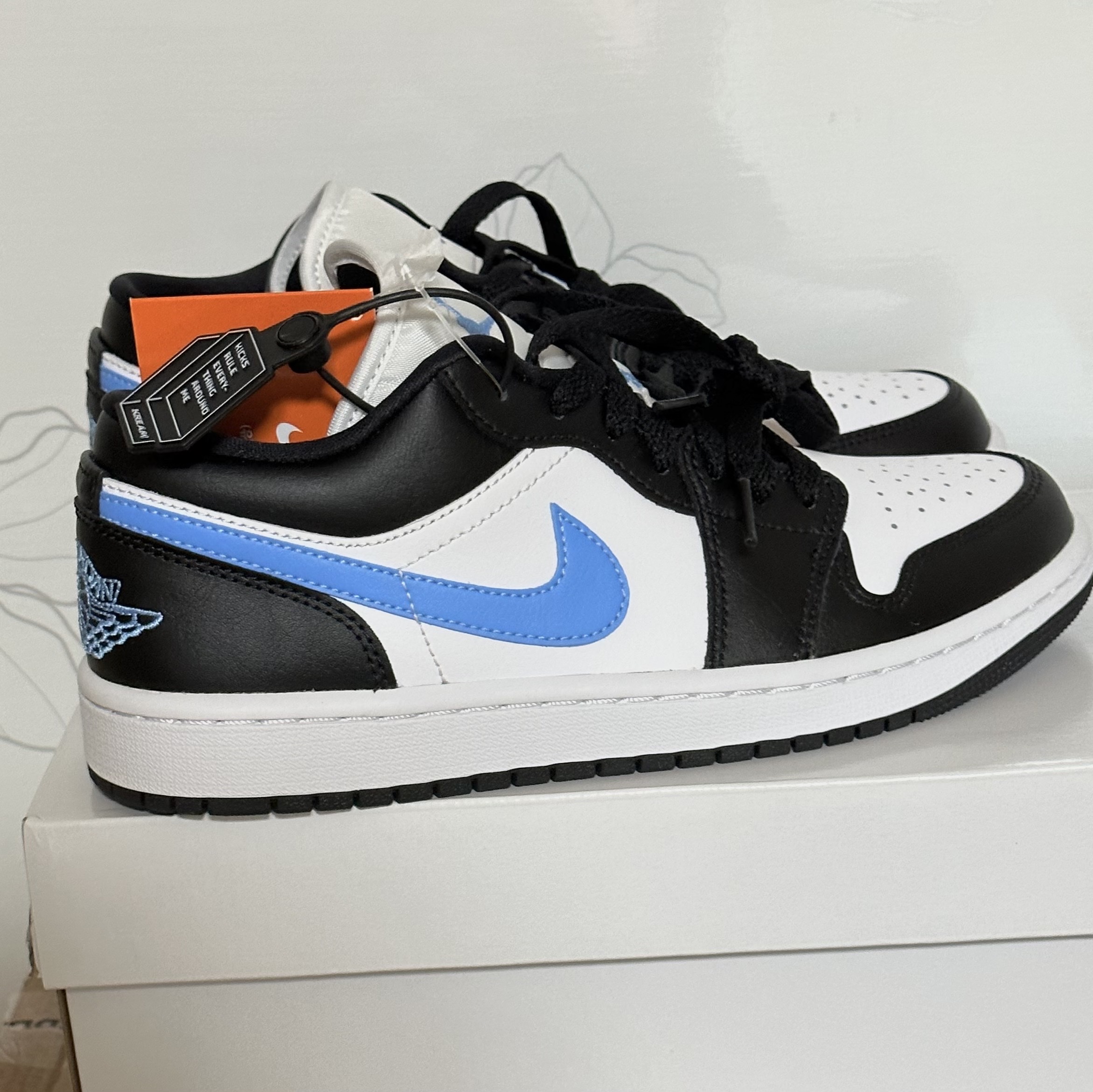 (W) Jordan 1 Low Black University Blue 착용 스타일
