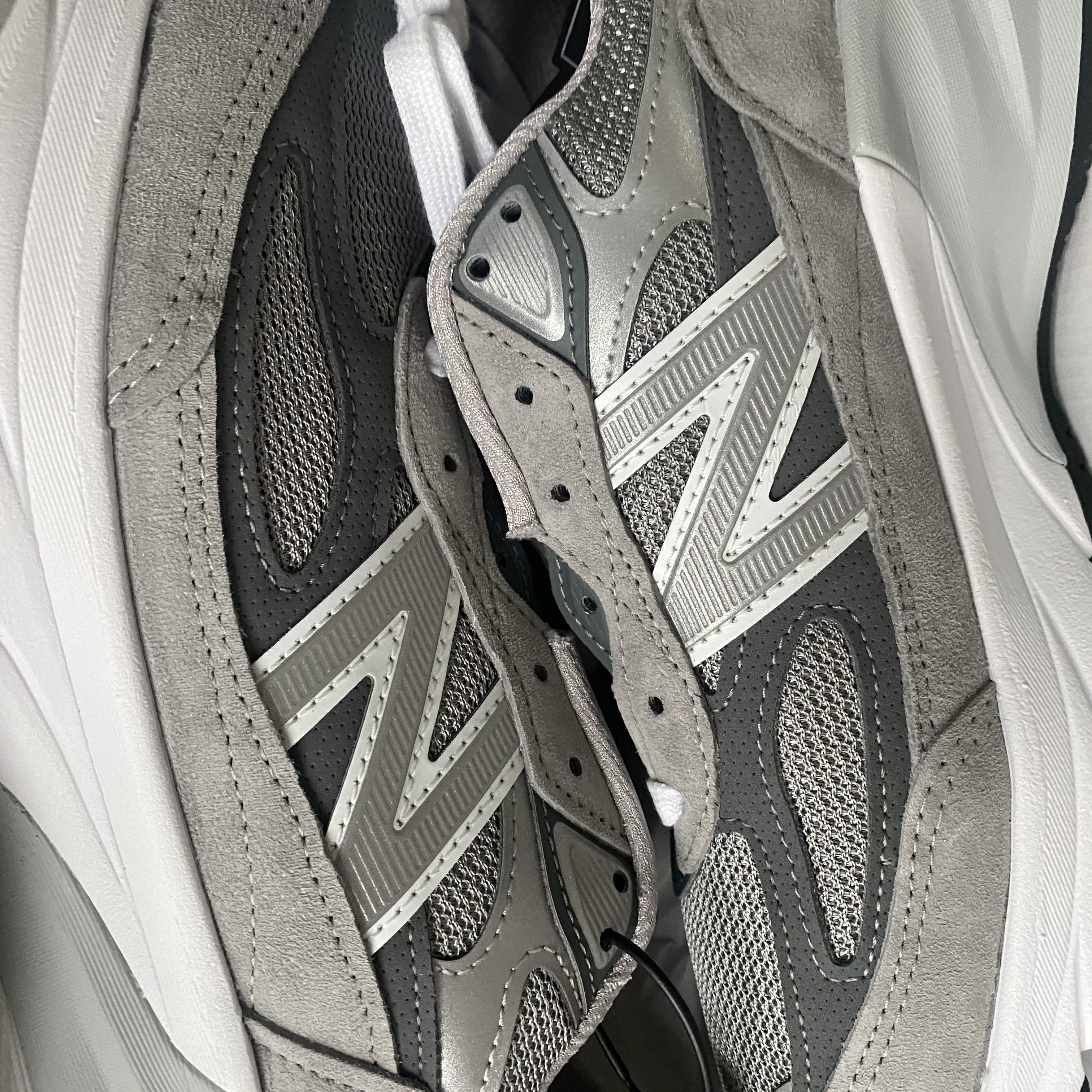 New Balance 990v6 Made in USA Grey - D Standard 착용 스타일