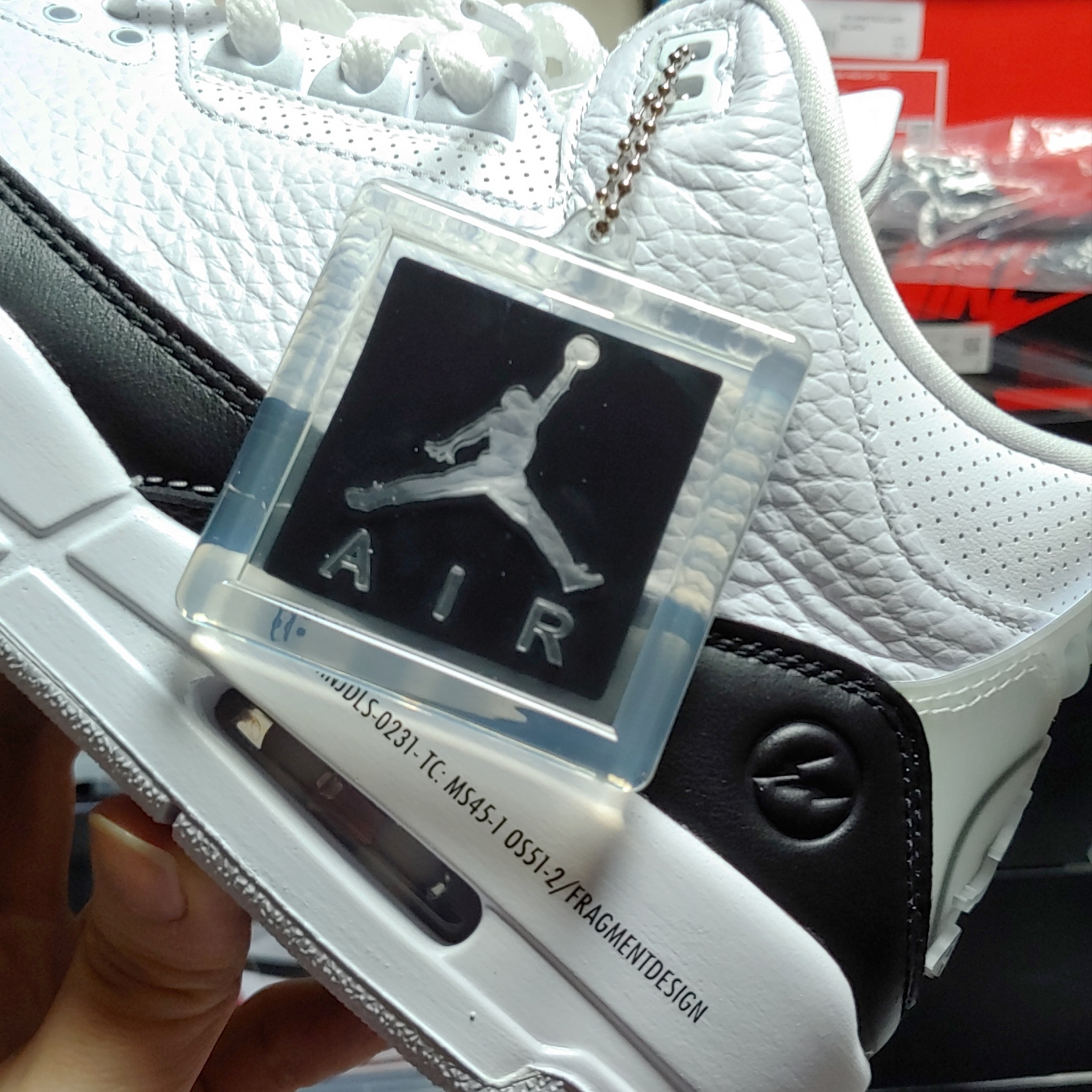 Jordan 3 x Fragment Retro SP White Black 착용 스타일 - 2