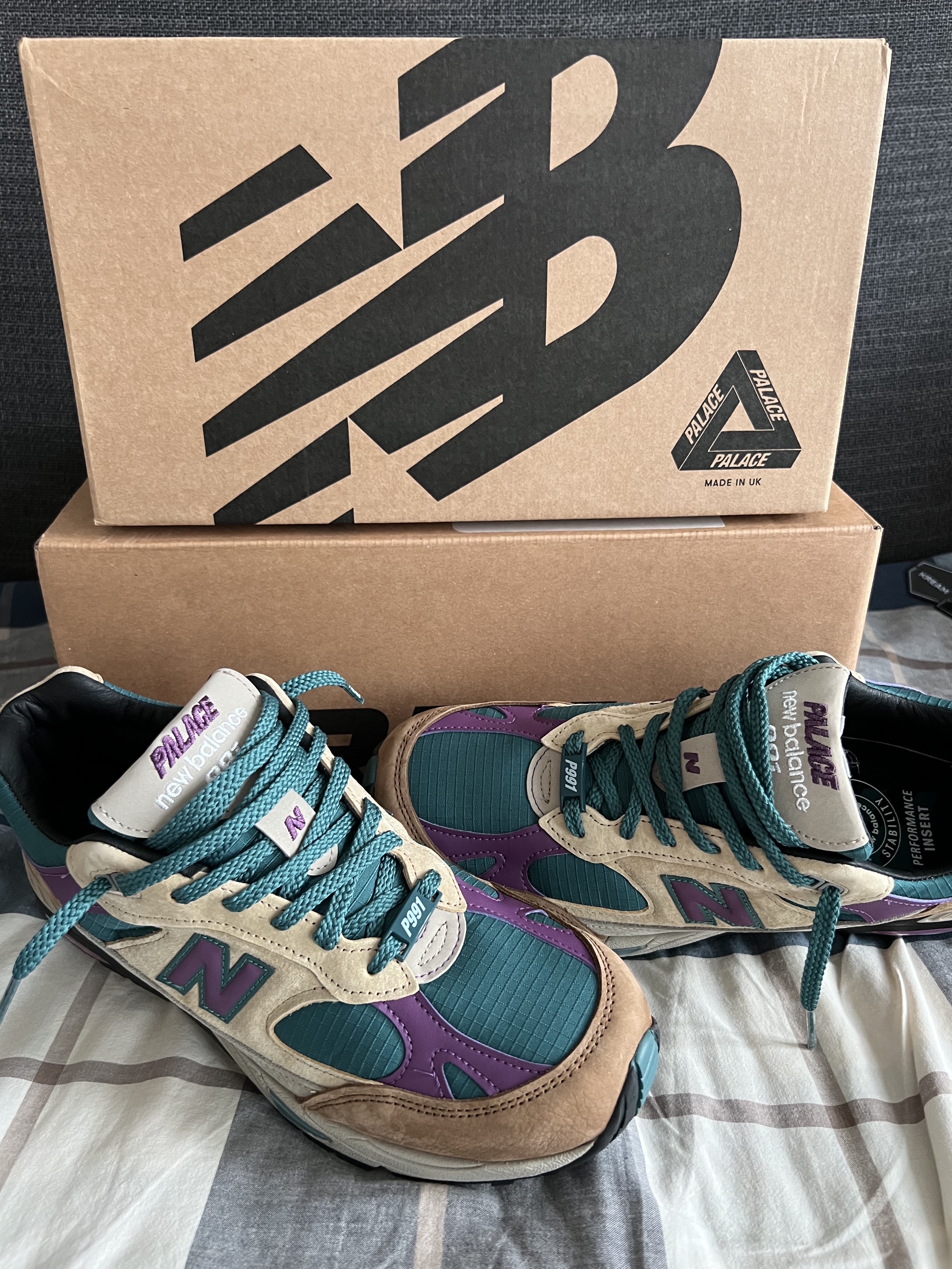 New Balance x Palace 991 Made in UK Teal Brown 착용 스타일 - 2