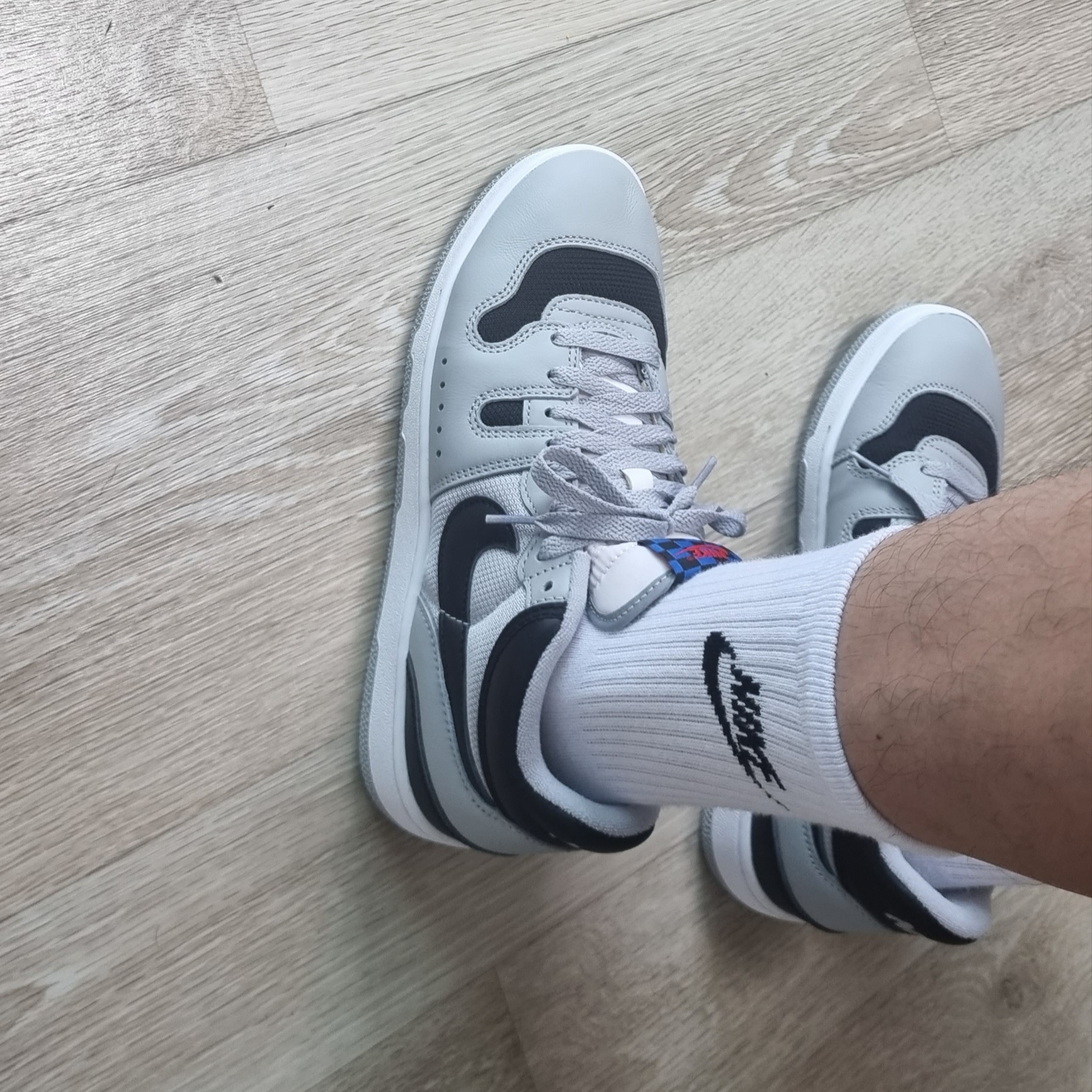 Nike Mac Attack QS SP Light Smoke Grey 착용 스타일