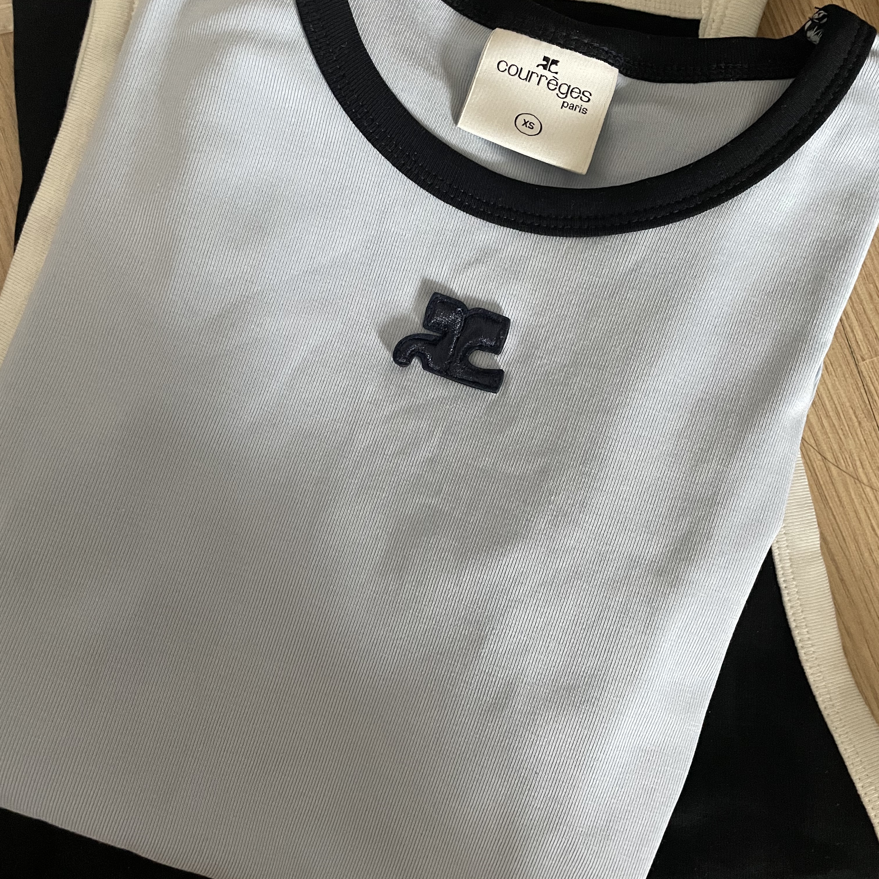 (W) Courreges Reedition Bumpy Contrast T-Shirt Sky Ocean Blue 착용 스타일